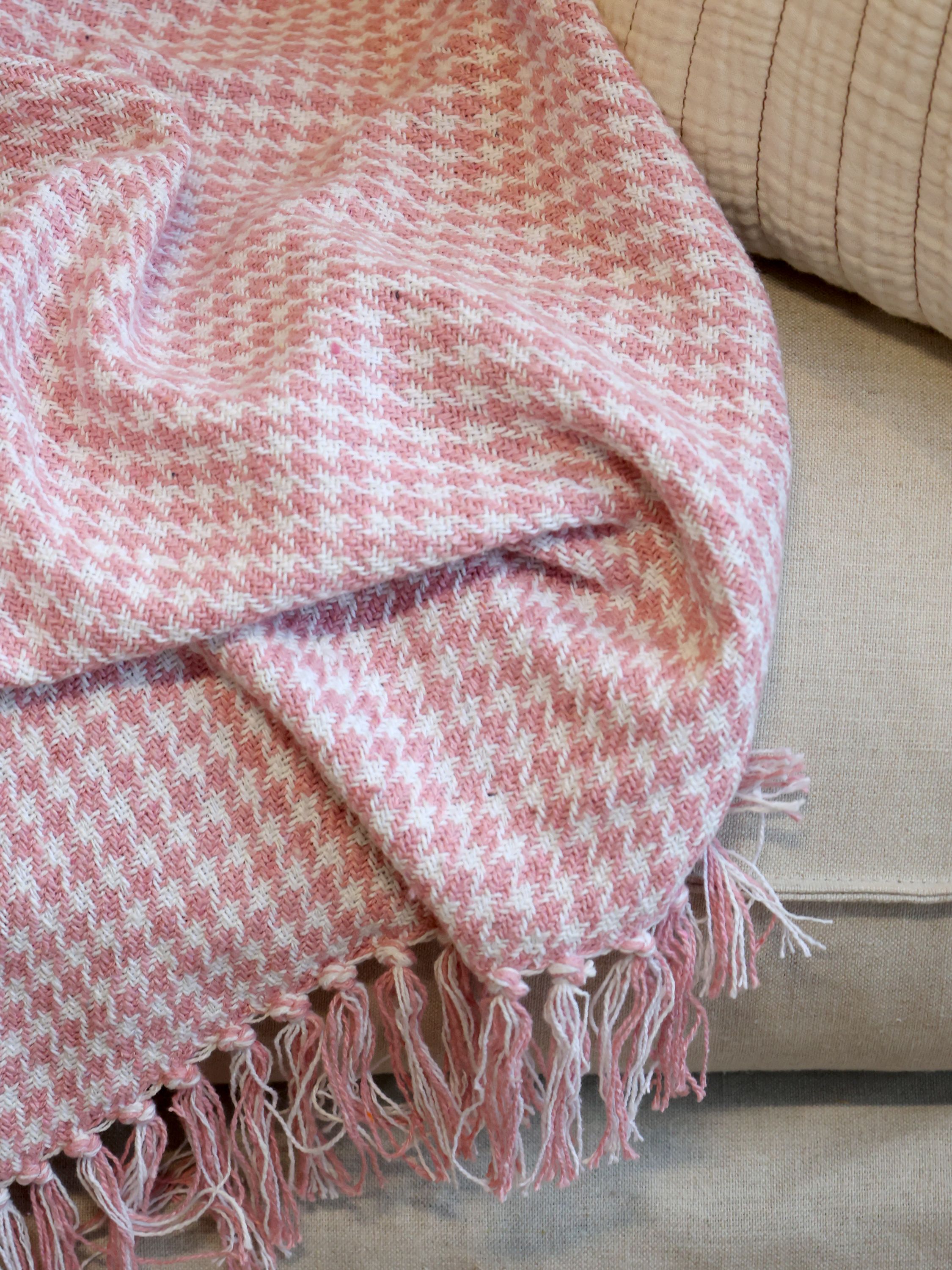 Aix Plaid in Himbeere, 150 cm lang, 130 cm breit