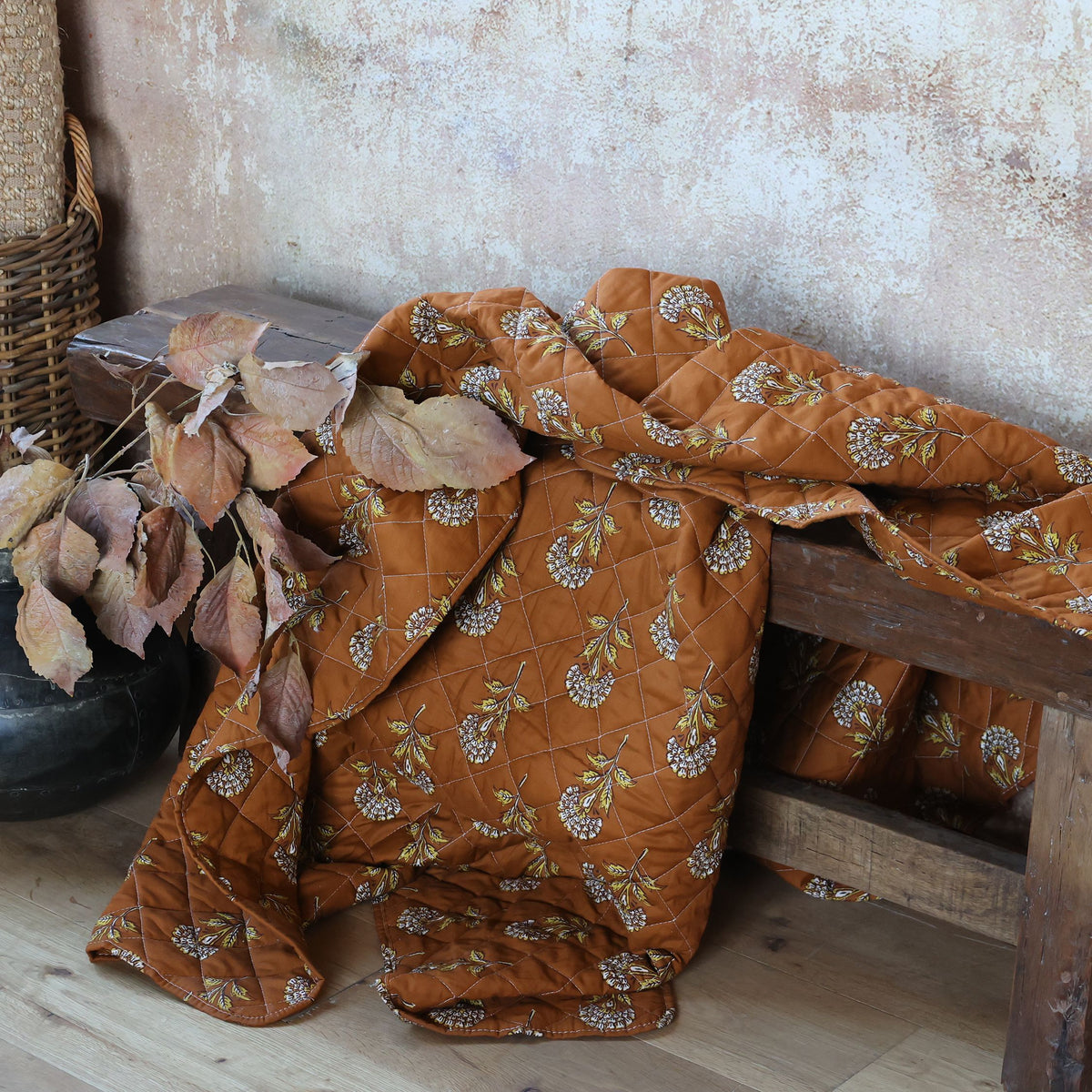 Baumwoll-Quilt mit Blumenmuster in Terracotta, 180x130 cm