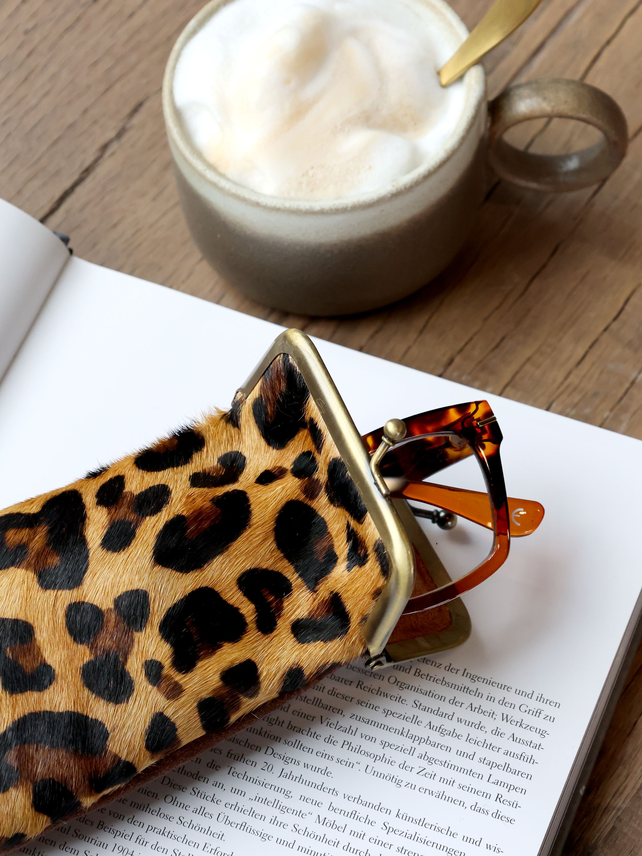 Handtasche aus Leder mit Leopardenmuster, 18 cm lang