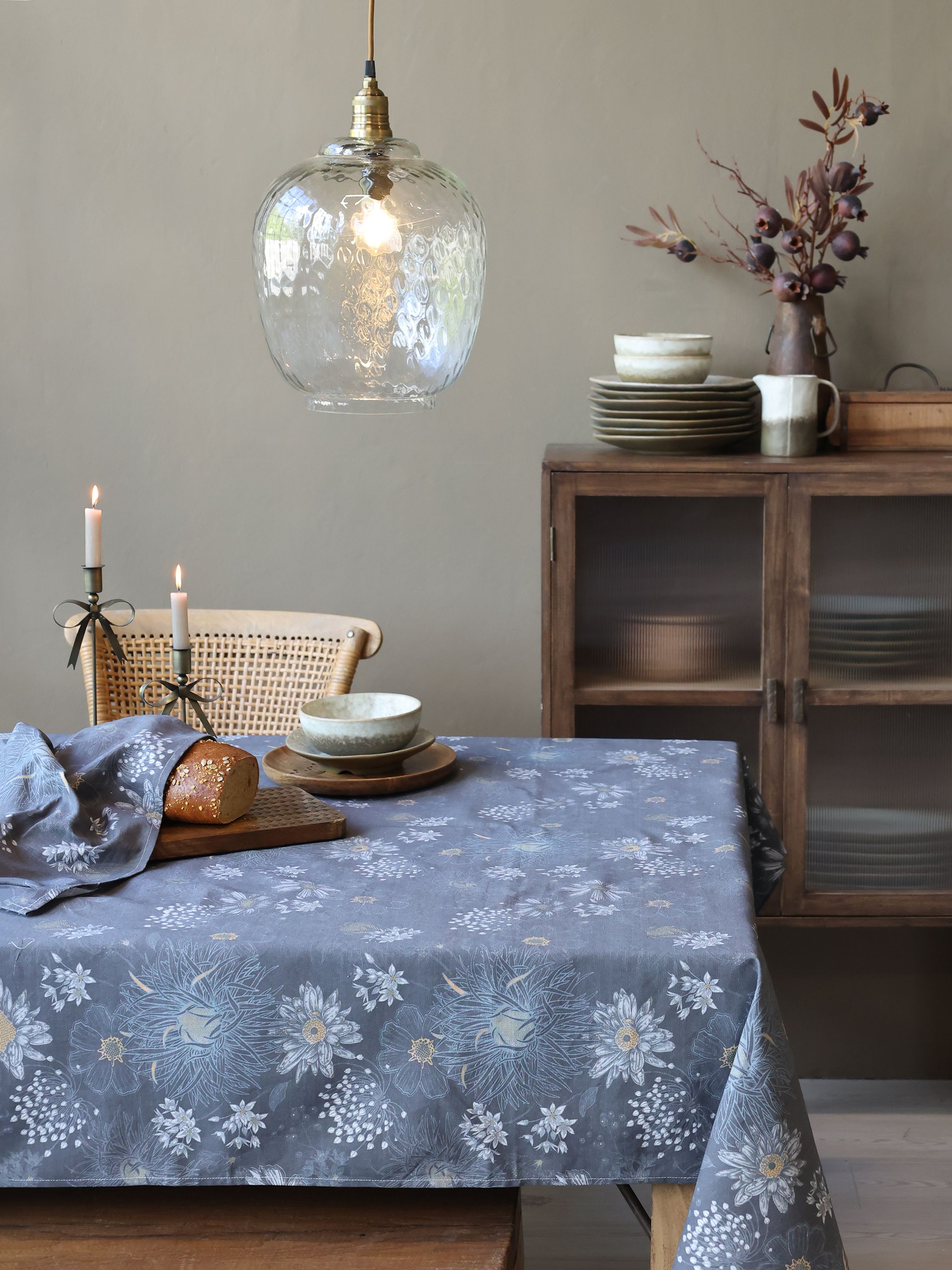 Aix Tischdecke mit Blumen – Tischläufer 240 cm midnight