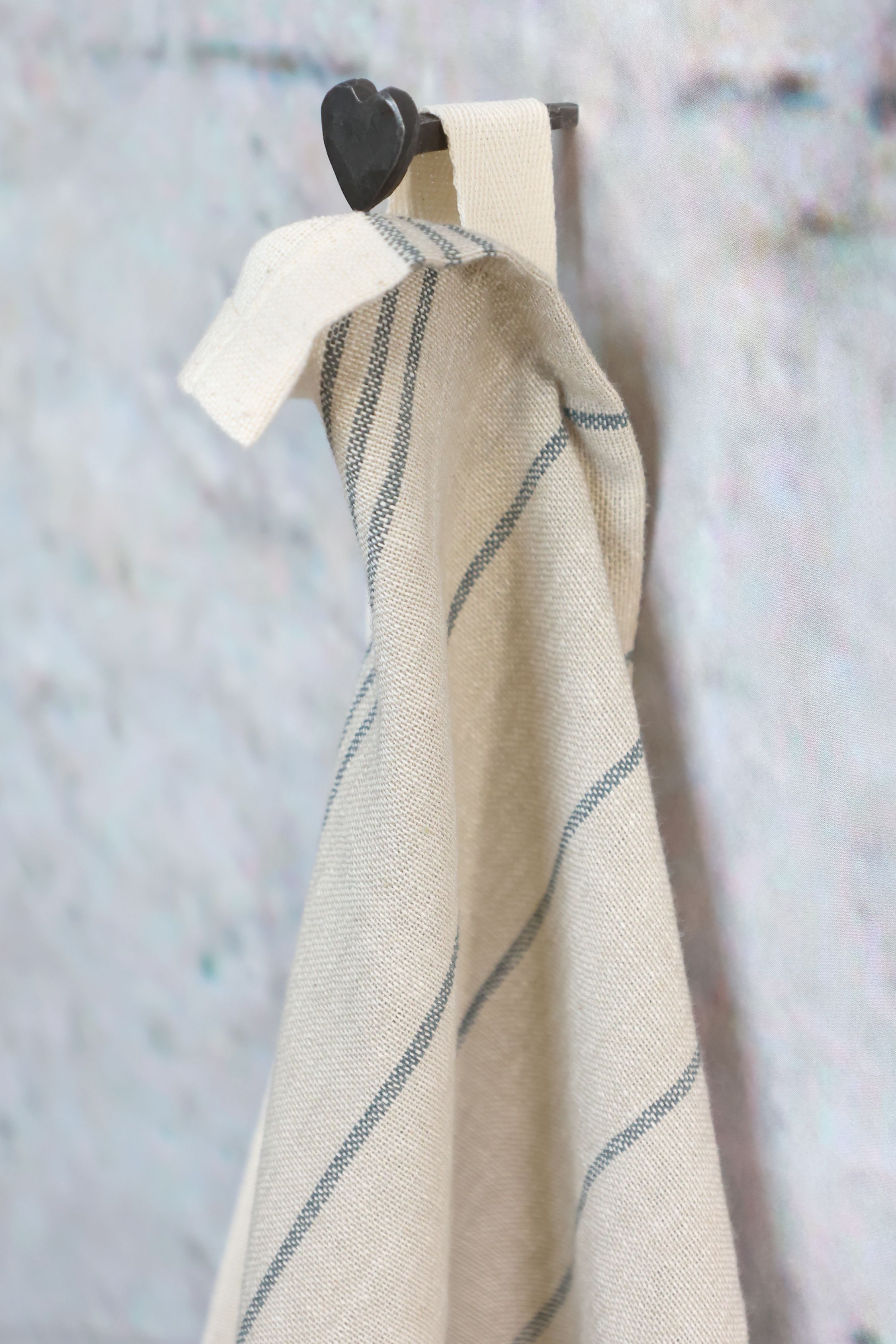 Aix Geschirrtuch mit Streifen, Leinen und Kohle, 70x50 cm