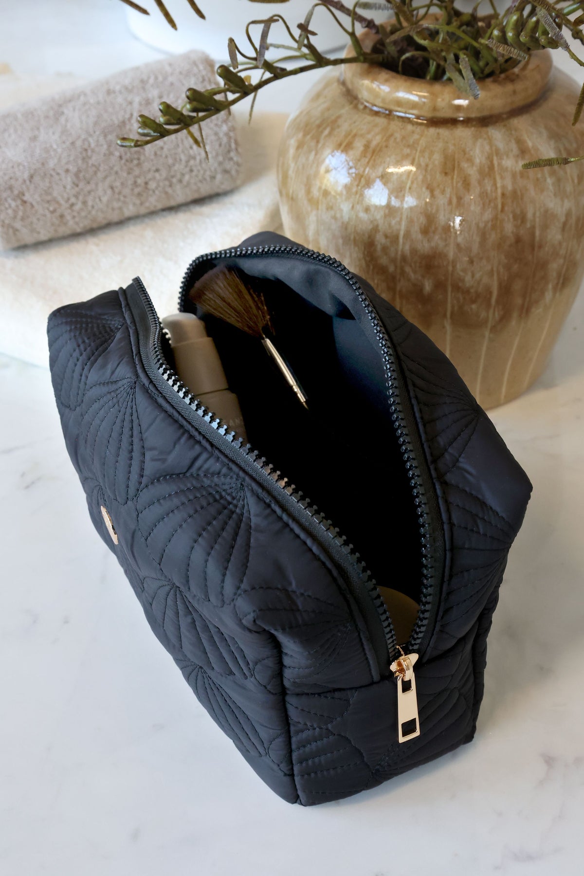 Kulturtasche mit Muschelmuster, schwarz, 20 cm