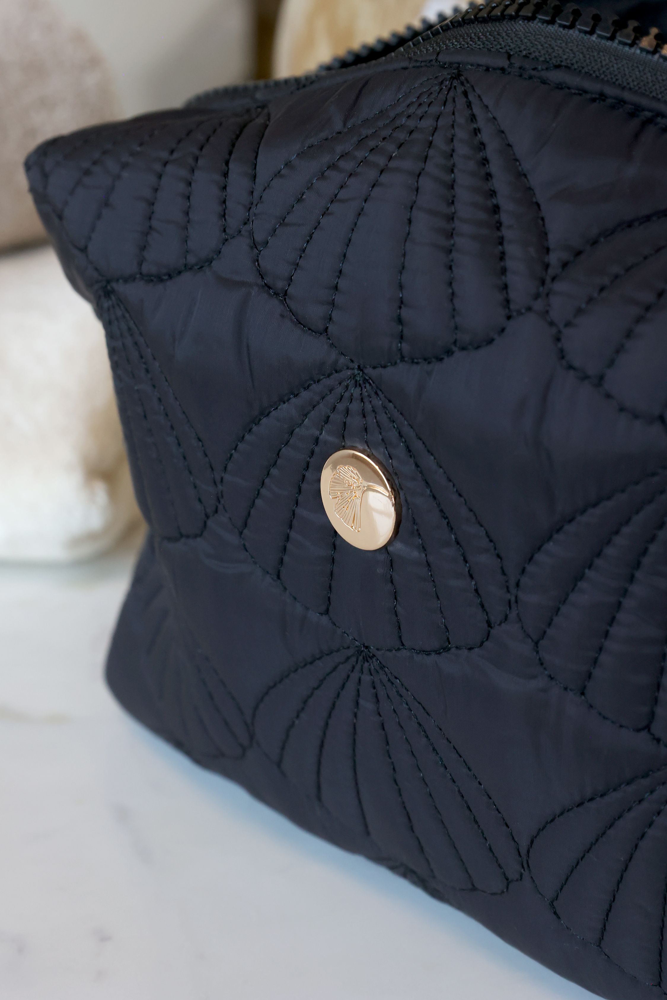 Kulturtasche mit Muschelmuster, schwarz, 20 cm