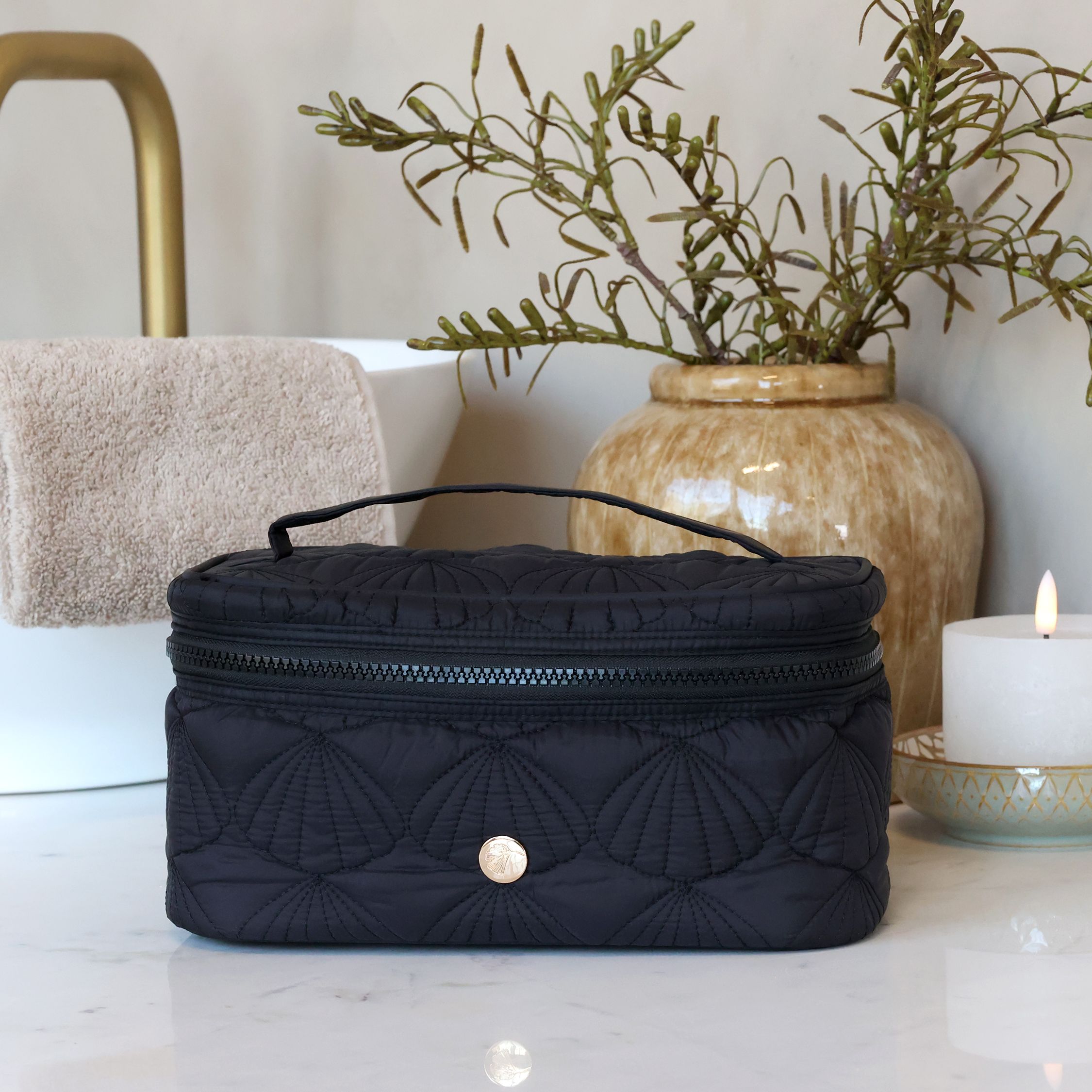 Kulturtasche mit Muschelmuster, schwarz, 24 cm lang