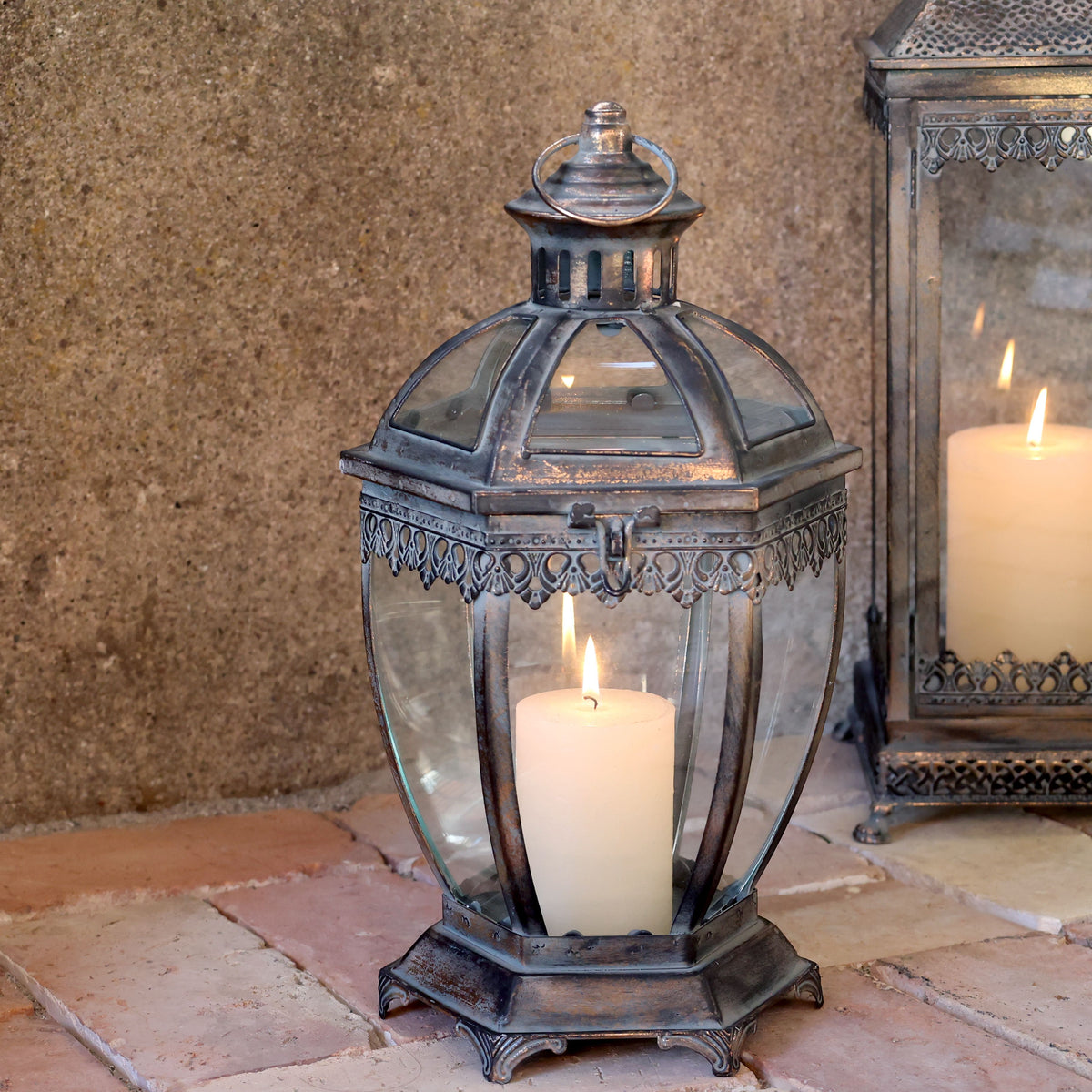 Laterne mit Dekor in Antique Gold – 40 cm hoch