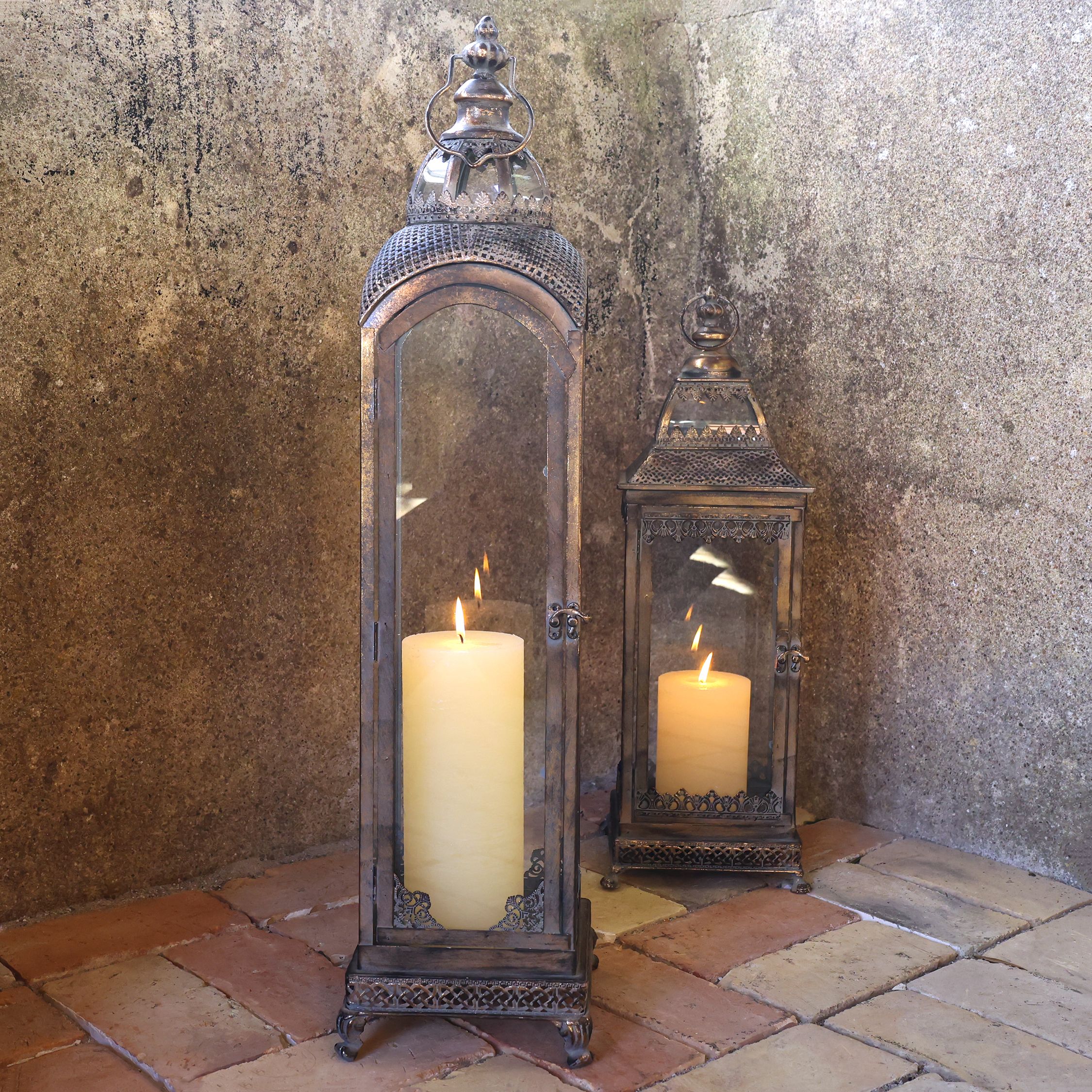 Laterne mit Dekor, Eisen und Glas, antik Gold, 20x20x81 cm