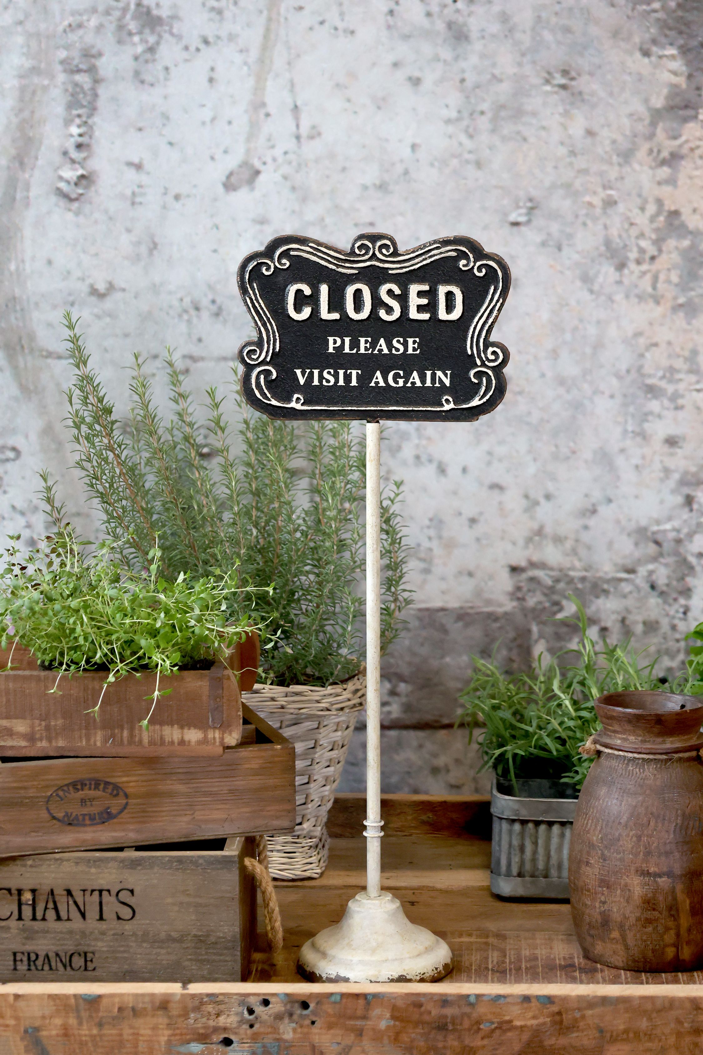 Schild open/closed auf Fuß, Eisen, antique creme