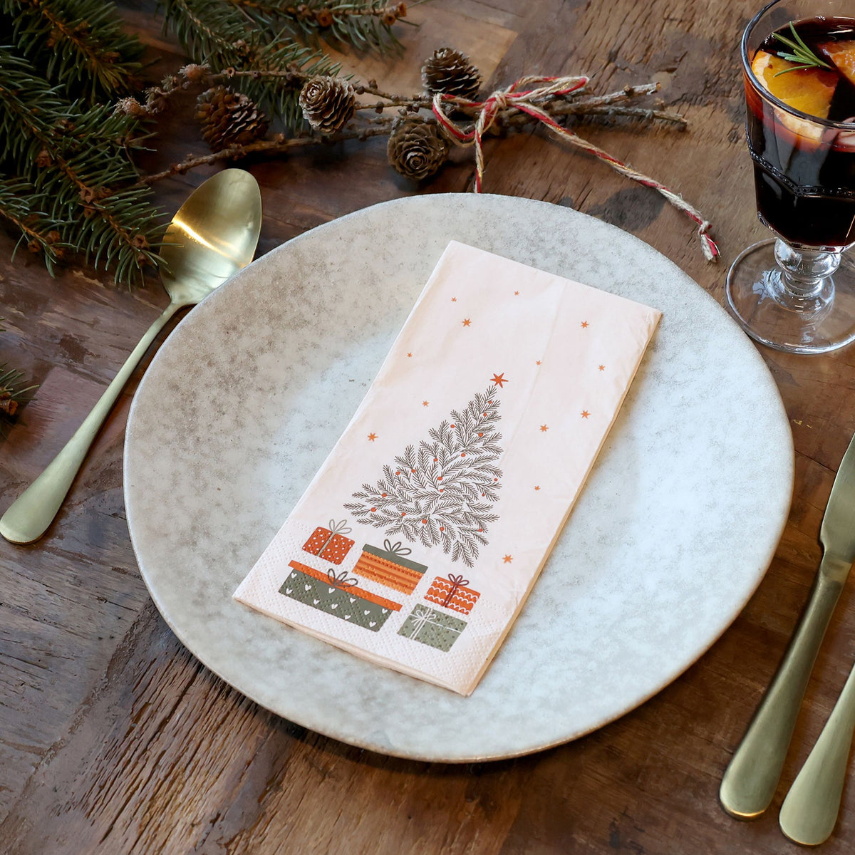 Servietten 40x40 cm mit Weihnachtsbaum und Geschenken, creme