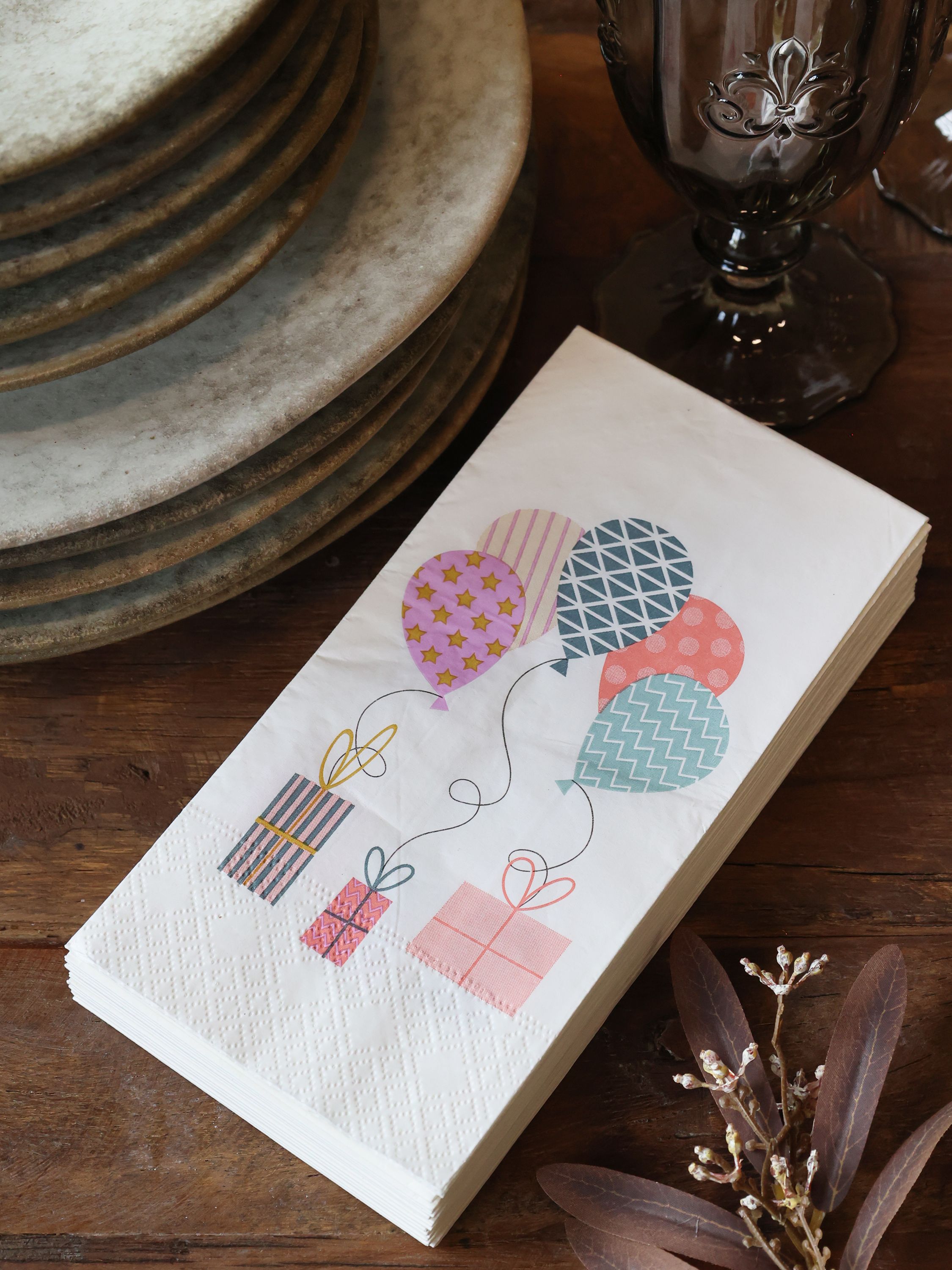 Servietten 40x40 mit Ballons und Geschenken, 16 Stück