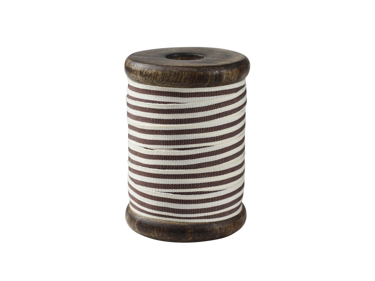 Ribbon w. stripe L5 m on wooden spool mocca