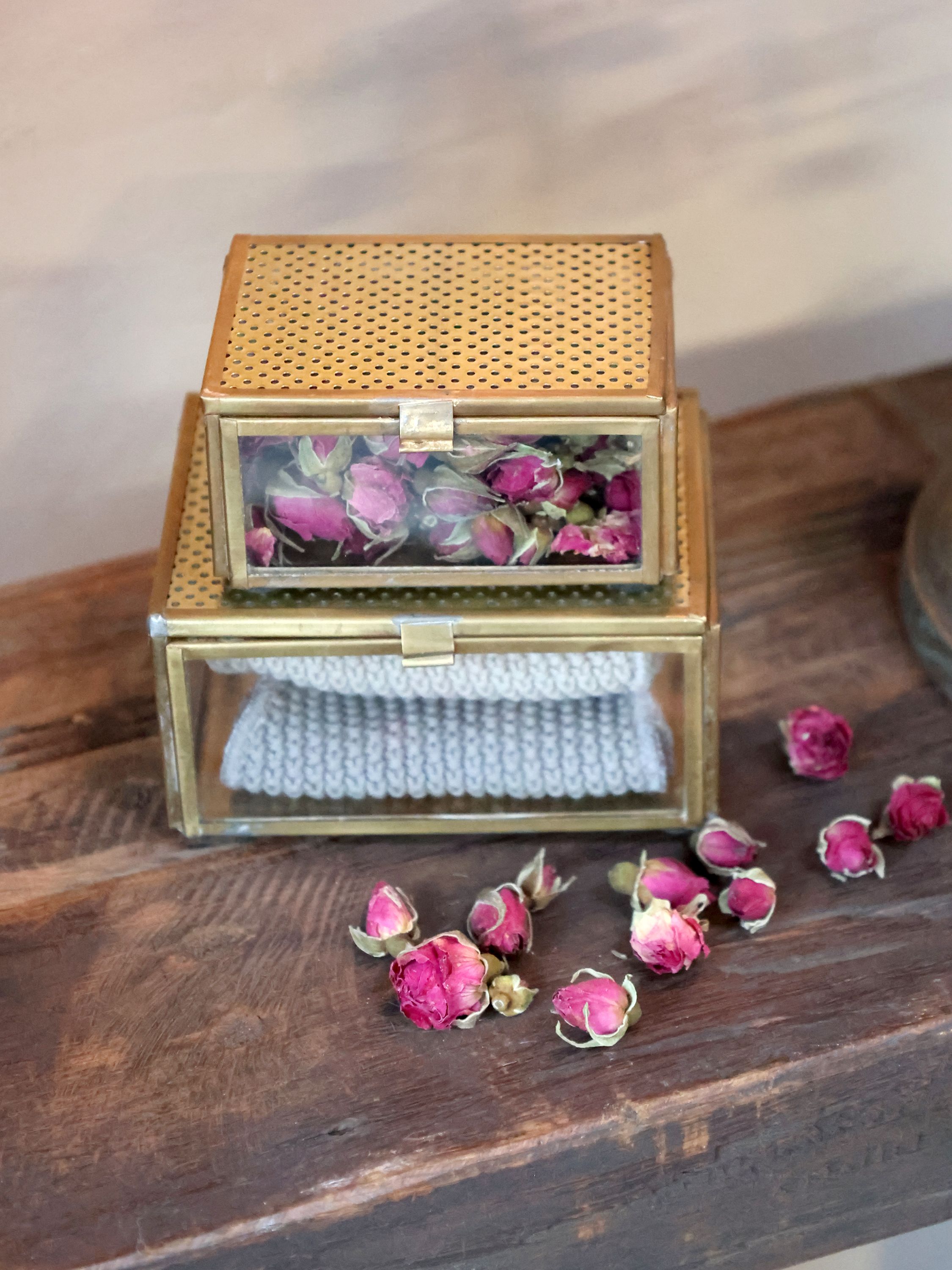 Getrocknete Rosen im Leinensäckchen – Fleur Potpourri 50 g