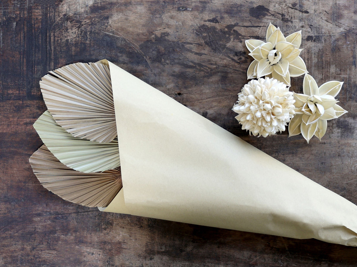 Getrocknete Blume als Palmenblatt, 40 cm hoch, natur