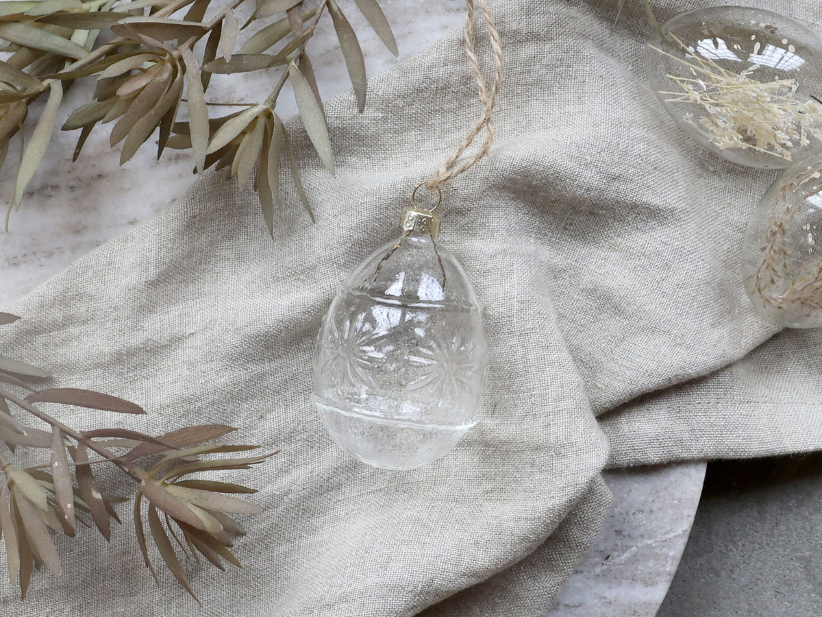 Osterei aus Glas mit Juteschnur, 7 cm hoch