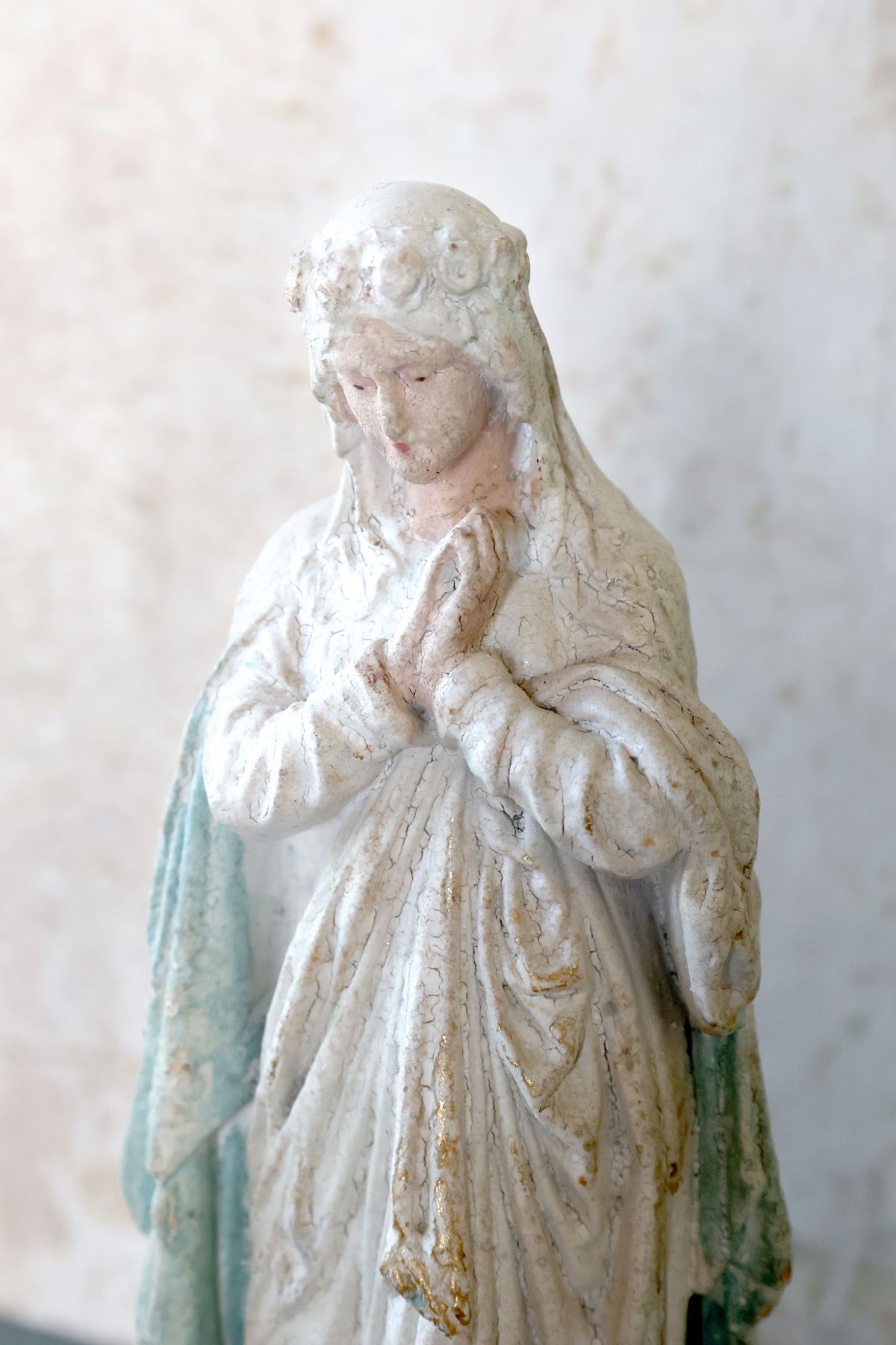 Madonna-Figur aus Polyresin, opal, 31 cm hoch