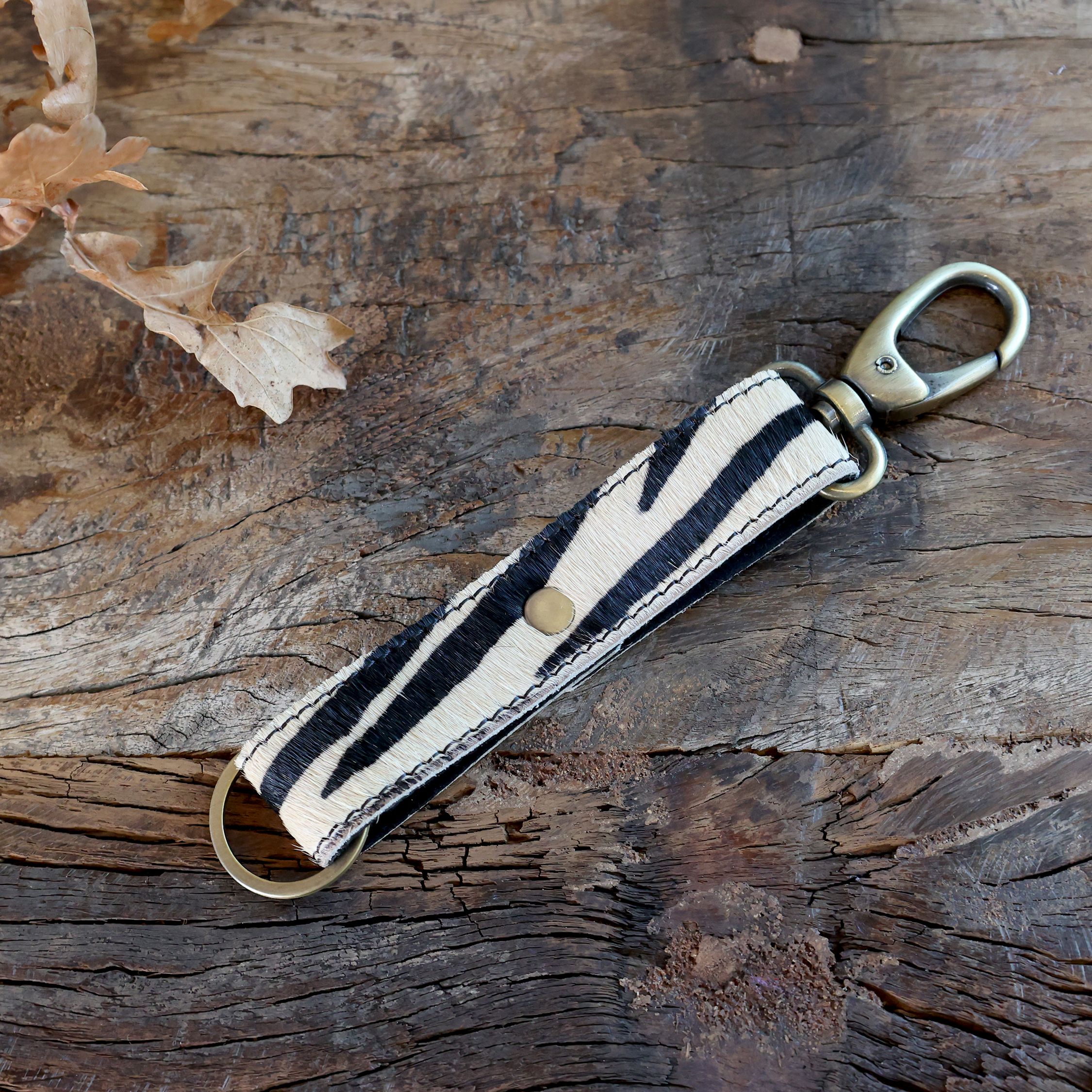 Schlüsselanhänger aus Leder mit Zebradruck, 18 cm lang