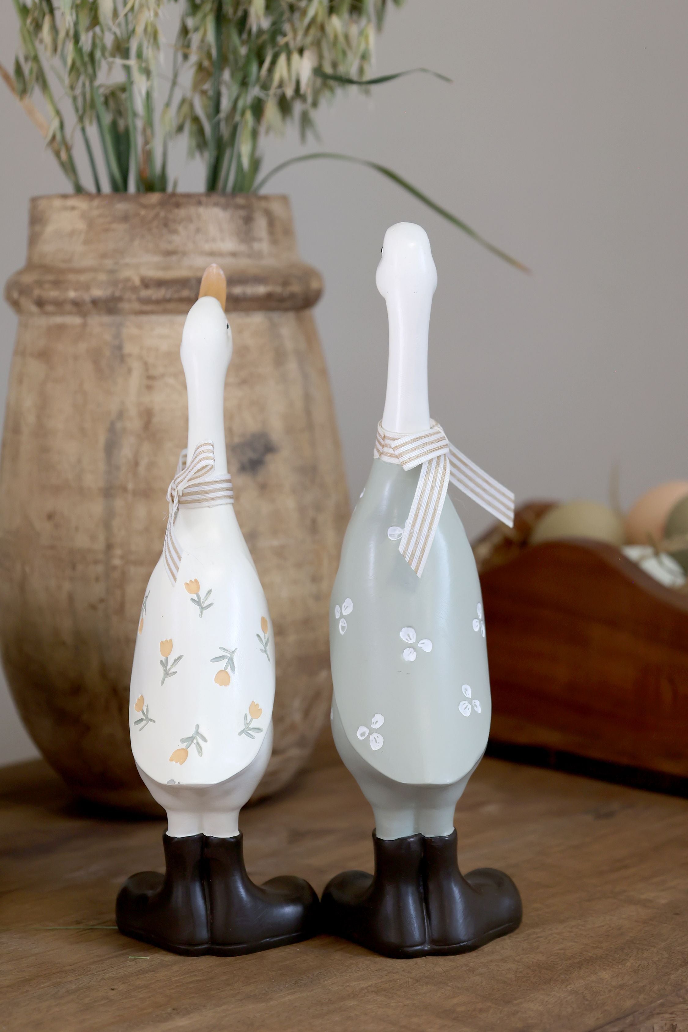 Gänsefiguren mit Schleifen Set von 2, opal und creme