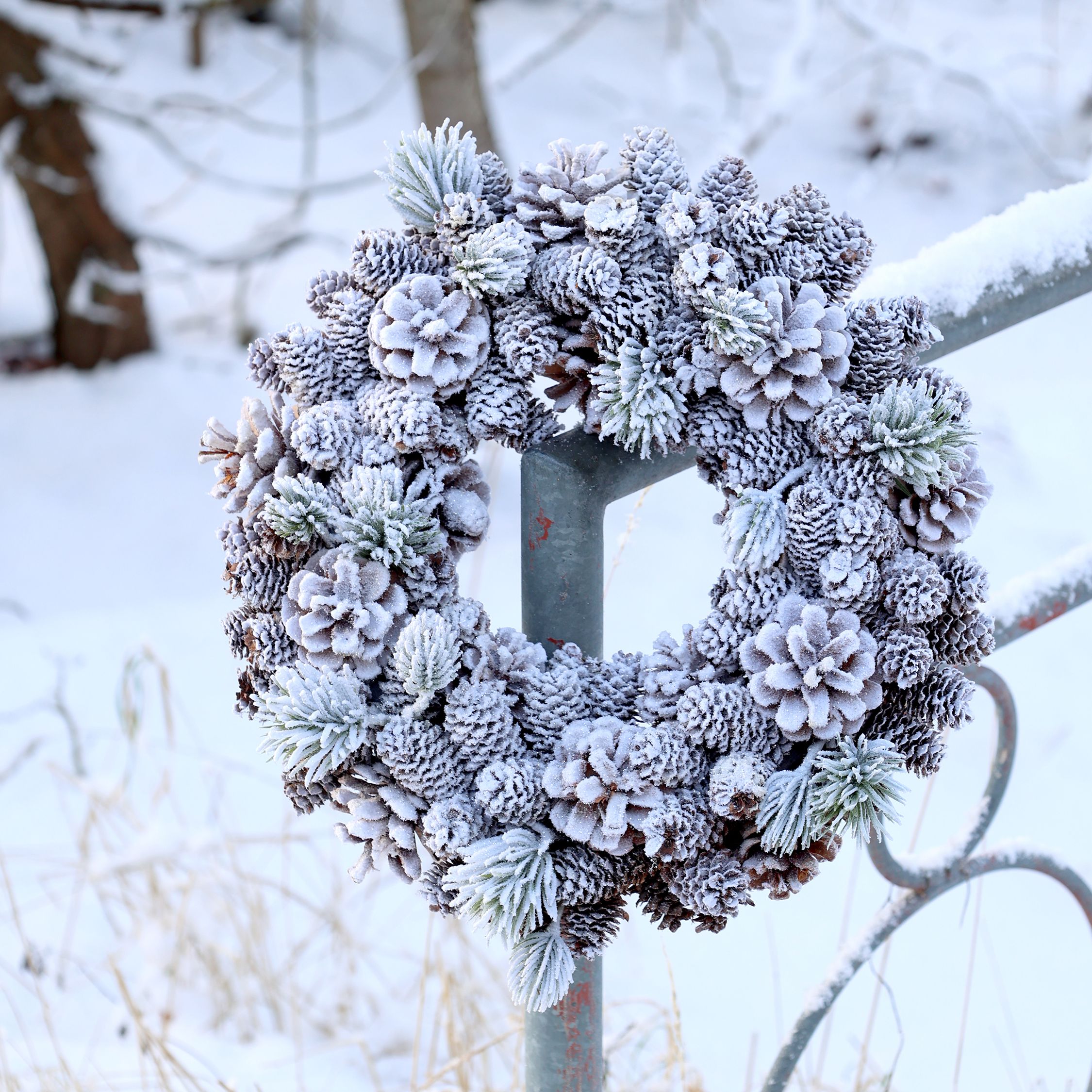 Fleur Kranz mit Zapfen und Schnee, 33 cm Durchmesser