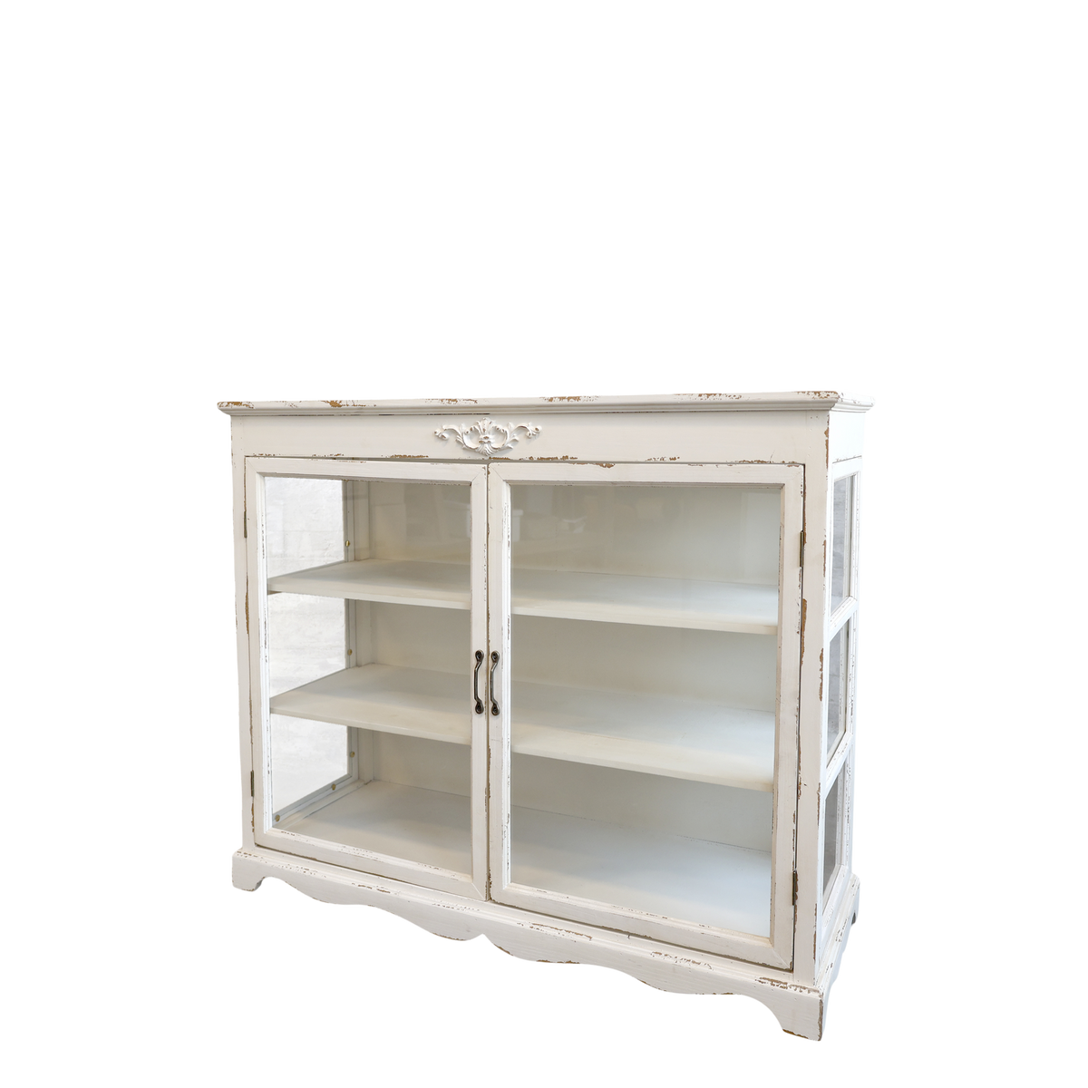Vitrine fürs Wohnzimmer: Alter Schrank mit Glastüren