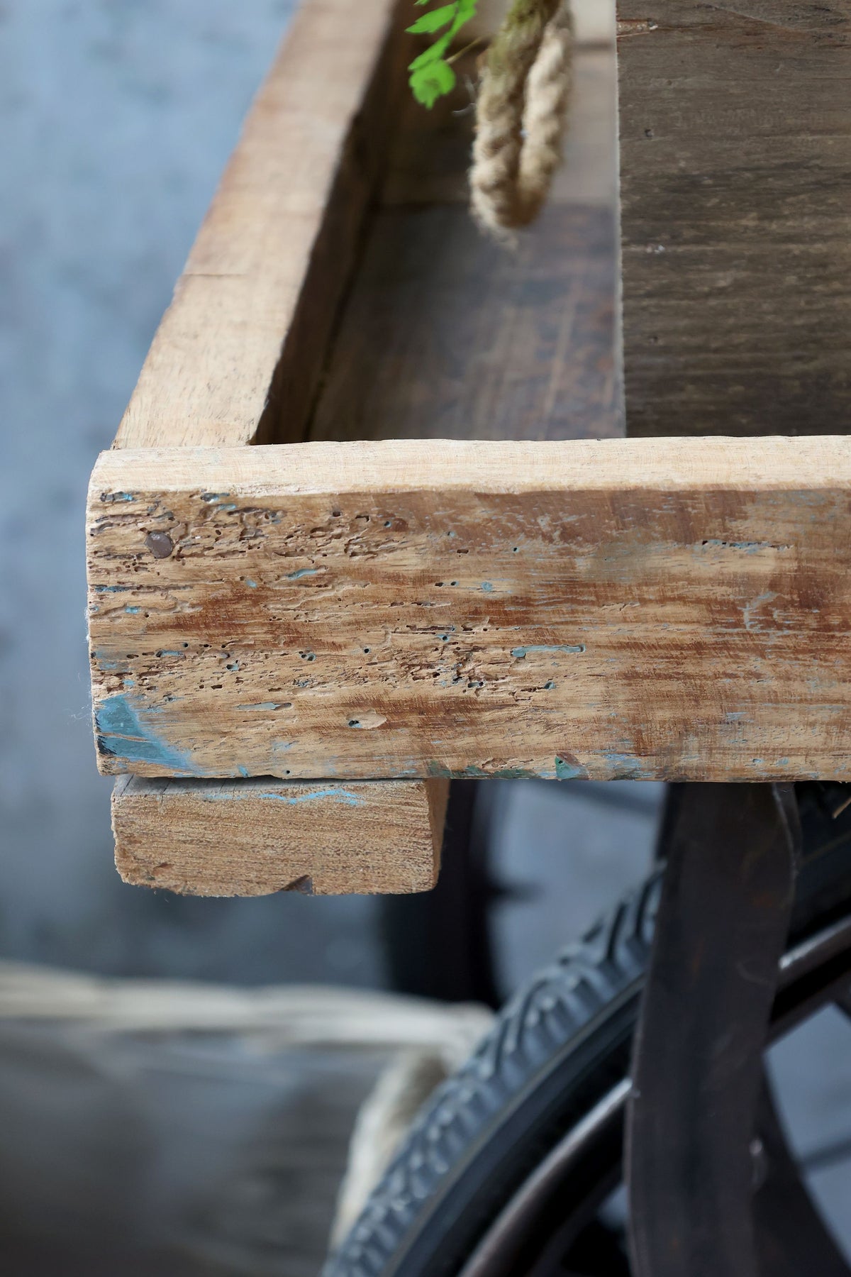 Alter Wagen aus Mangoholz und Eisen, 144 cm lang