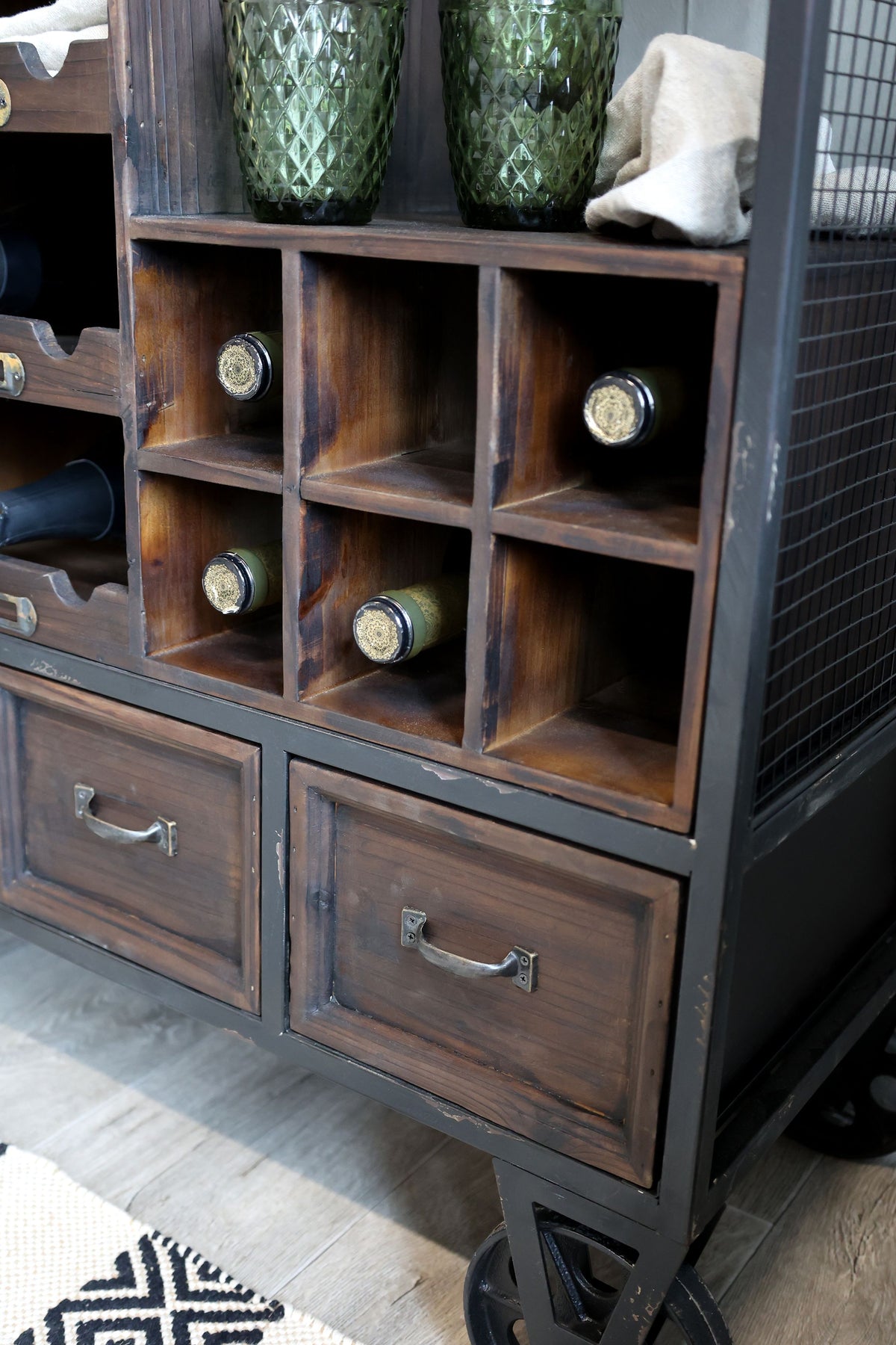 Barwagen als Regal aus Tannenholz und Eisen, 94 cm lang