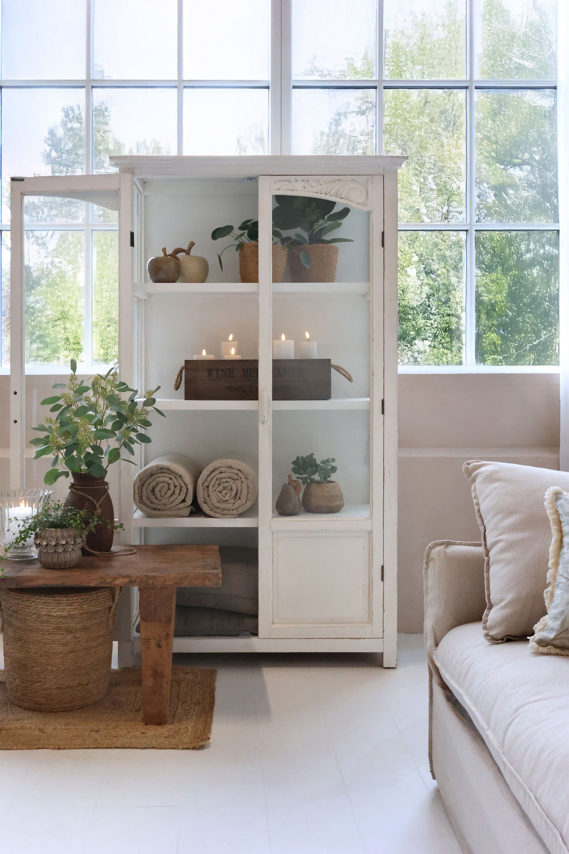 Vitrinenschrank mit Glastüren, 170 cm hoch, antique creme