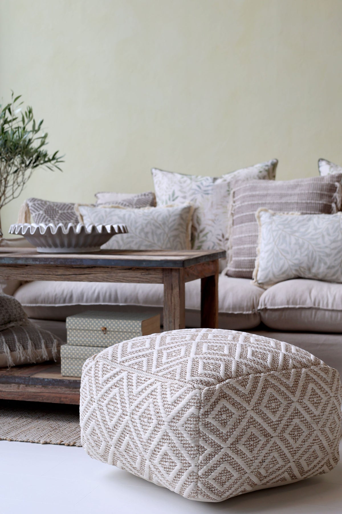 Lounge Möbel Balkon: Puff mit Muster, Latte/Creme