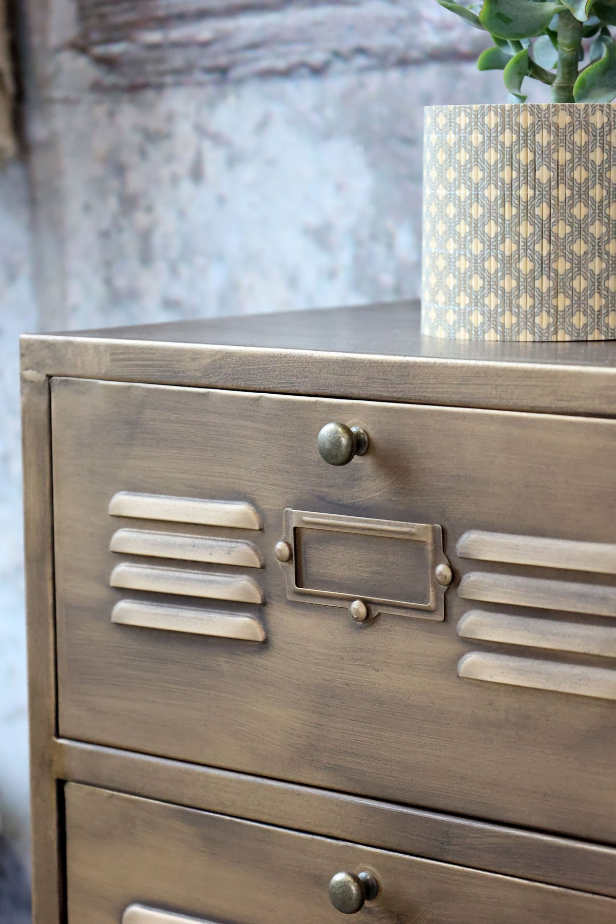 Kommode mit 6 Schubladen in Antique Messing