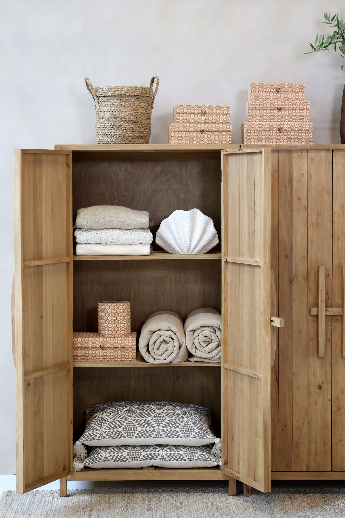 Kleiner Schrank mit Türen aus Ulmenholz, 155 cm hoch