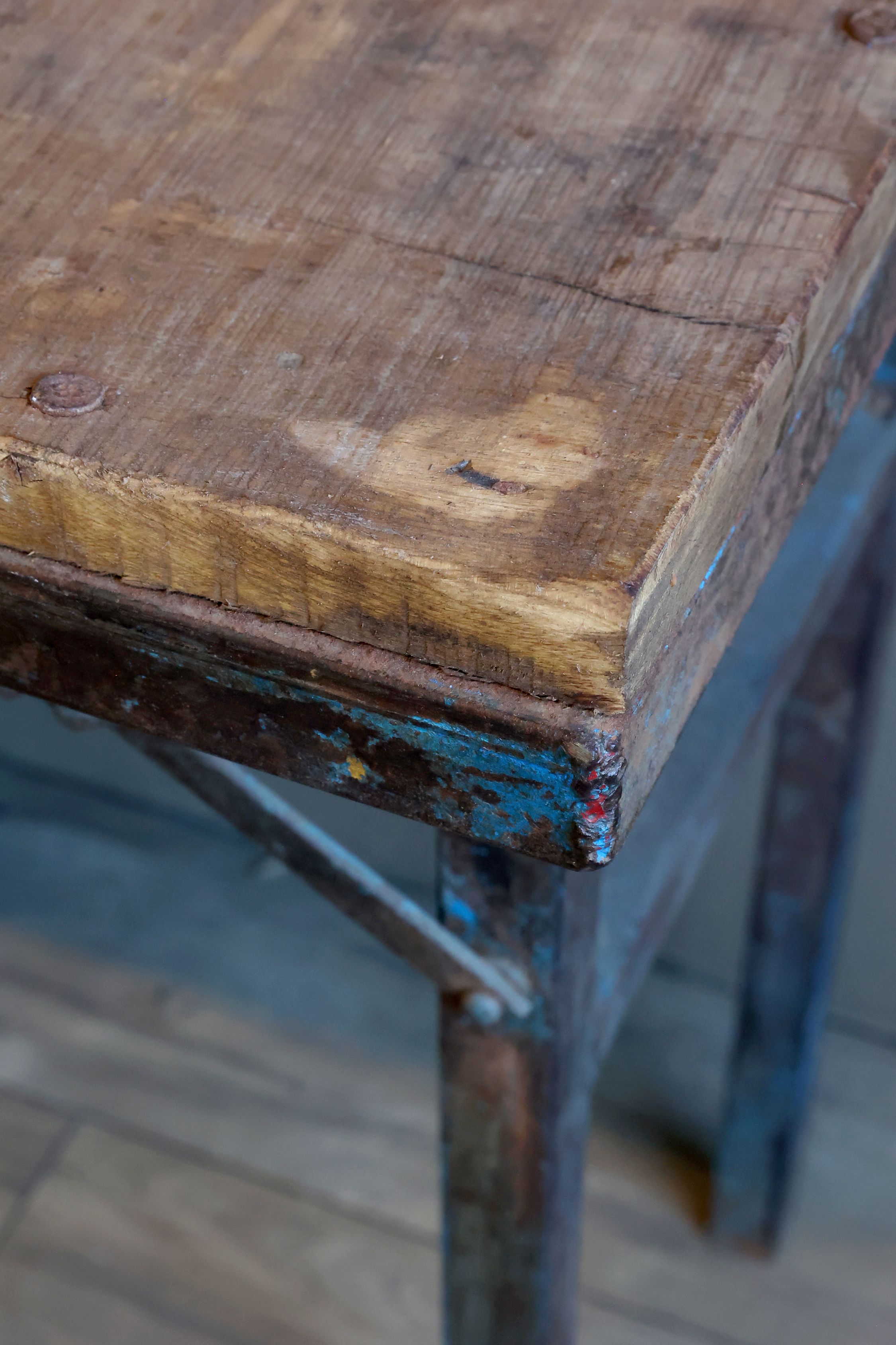 Grimaud Tisch mit Eisenring aus Recyclingholz, 106 cm lang