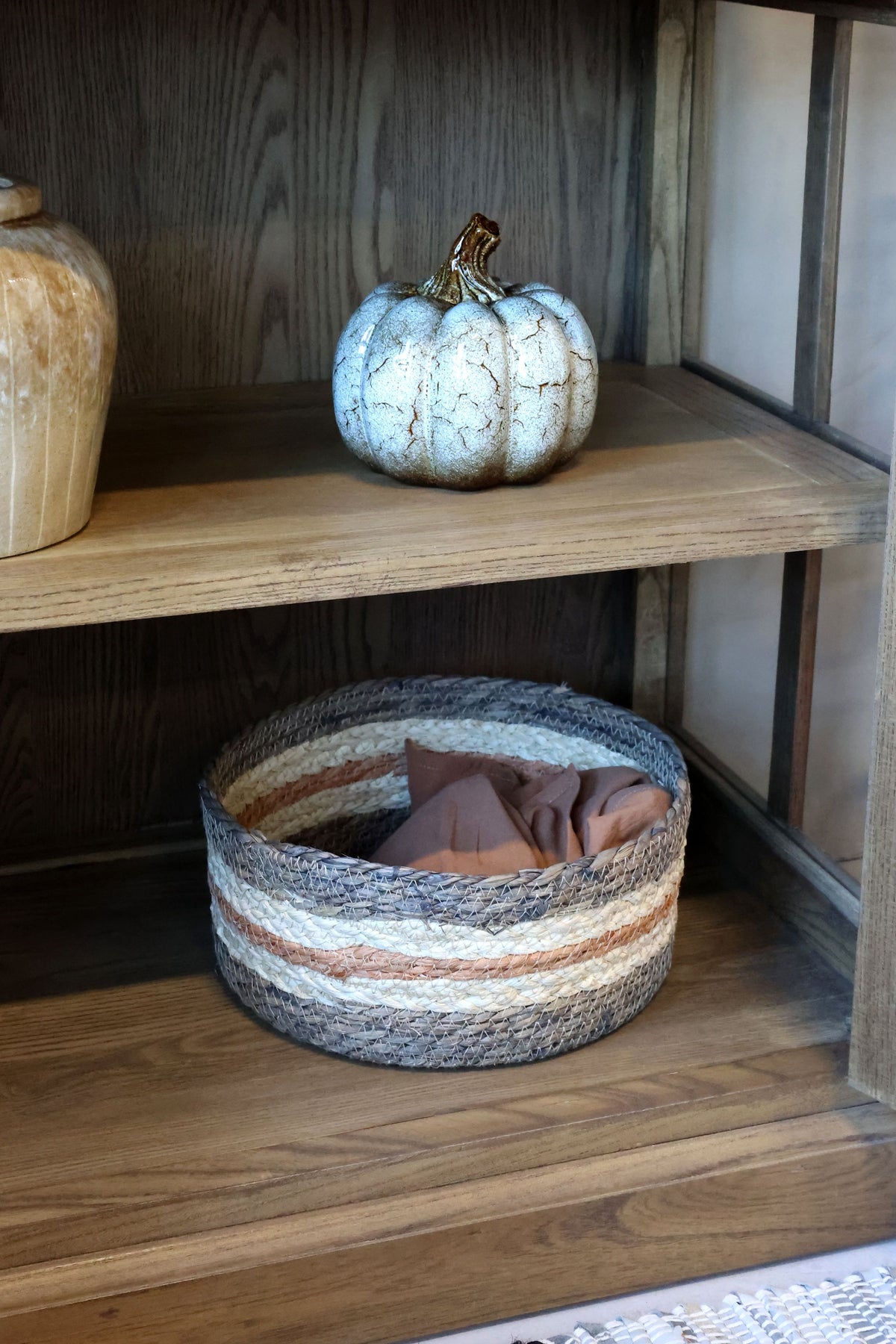 Vitrinenschrank Marseille aus Holz, 80 cm hoch, natur