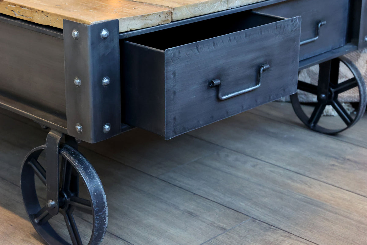 Sofatisch mit Schublade aus Eisen und Ulmenholz, 122 cm lang
