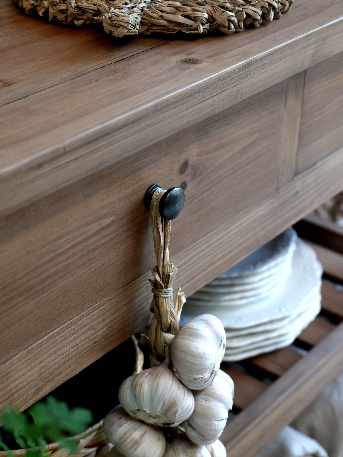 Anrichtetisch mit Rädern aus Kiefernholz, natur