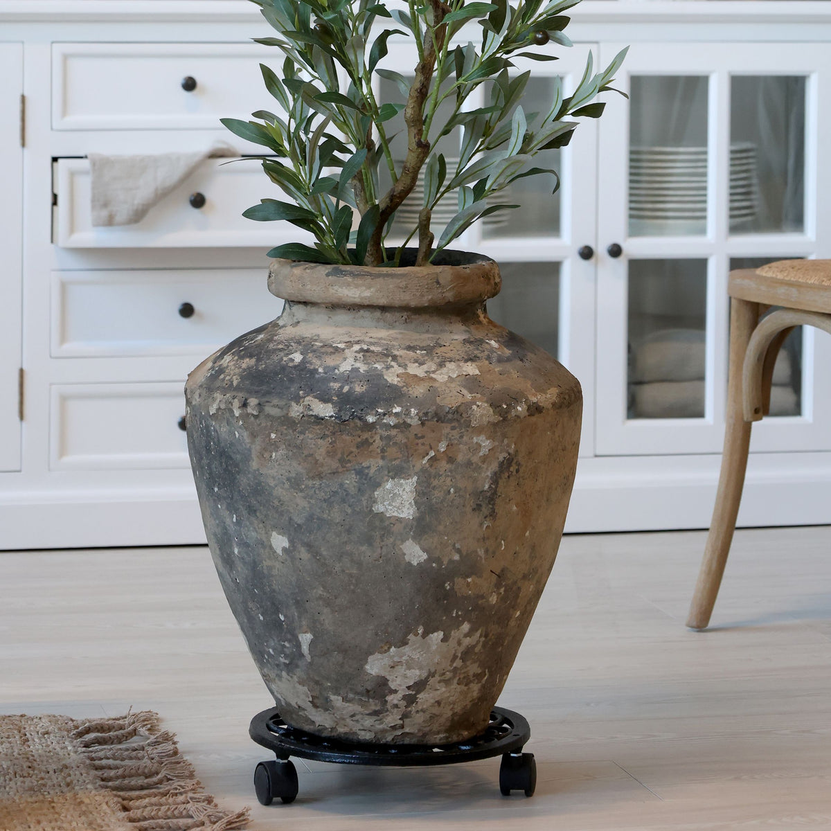 Gartenaccessoires: Pflanzrollwagen aus Gusseisen, 29 cm