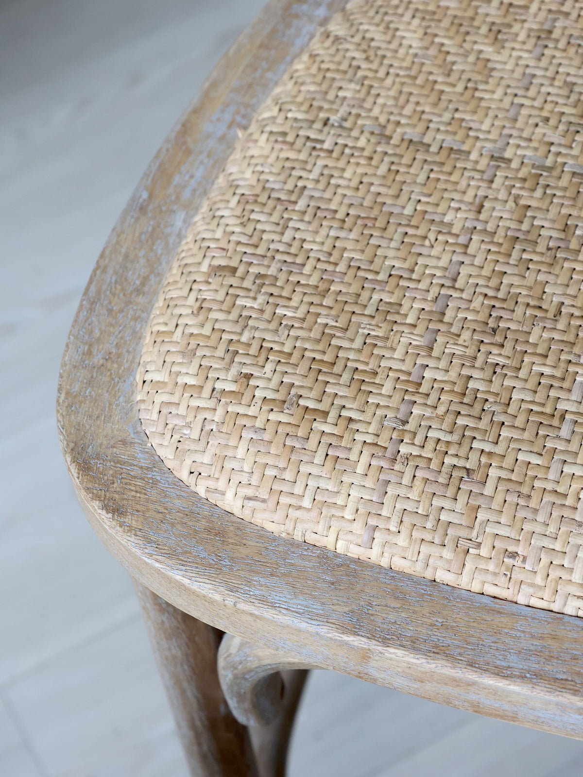 Französischer Barstuhl mit Rattan-Geflecht, 65 cm Sitzhöhe