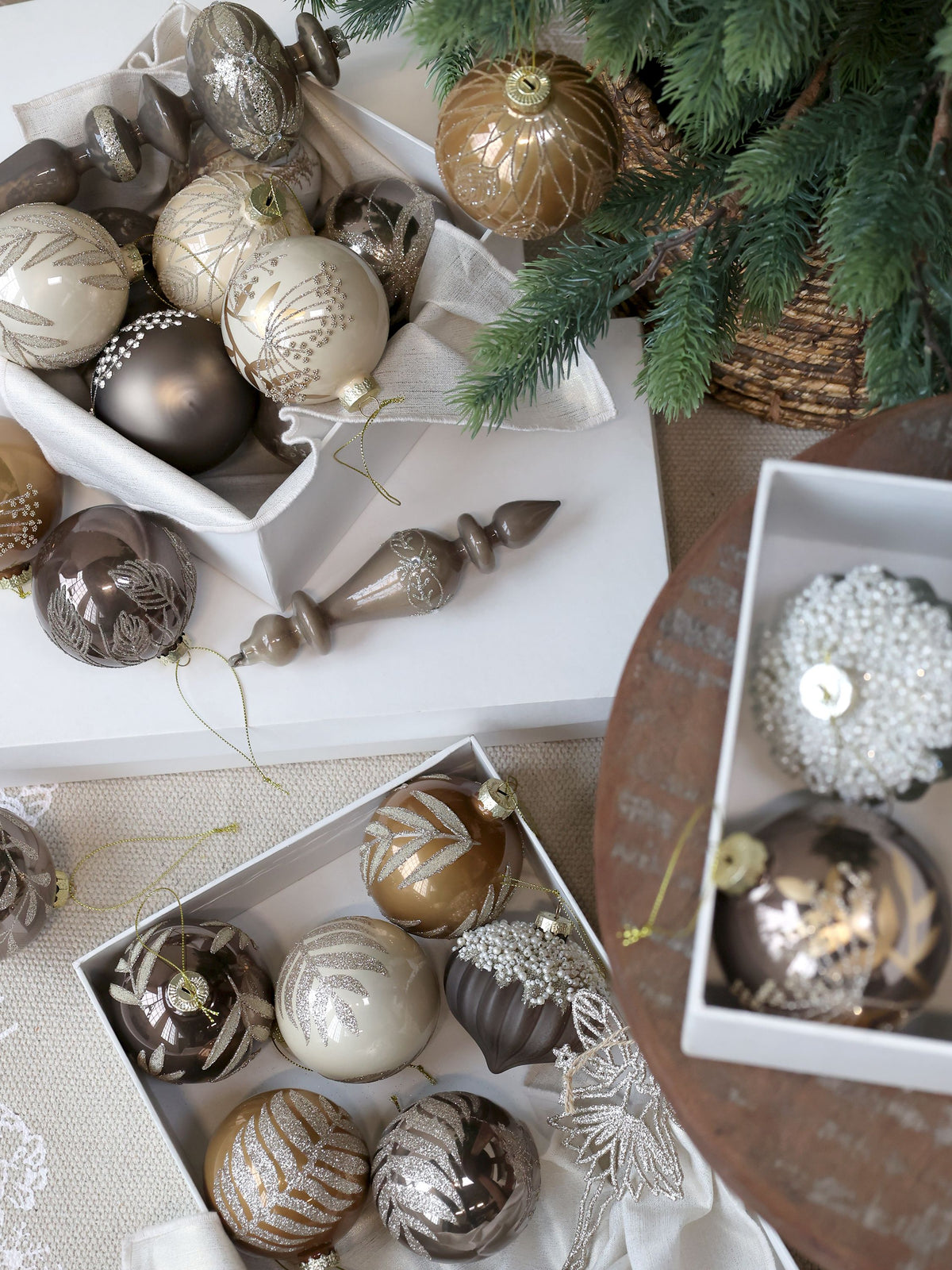 Ornament aus Glas mit Glitzer, 17 cm hoch, latte