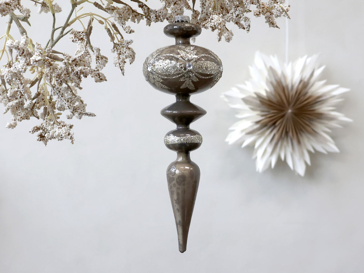 Ornament aus Glas mit Glitzer, latte, 16 cm hoch