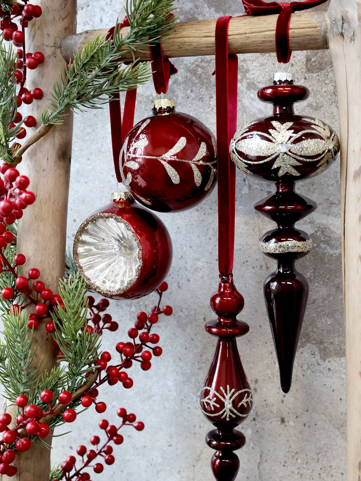Glas-Ornament mit Glitzer, 16 cm hoch, Kirschrot