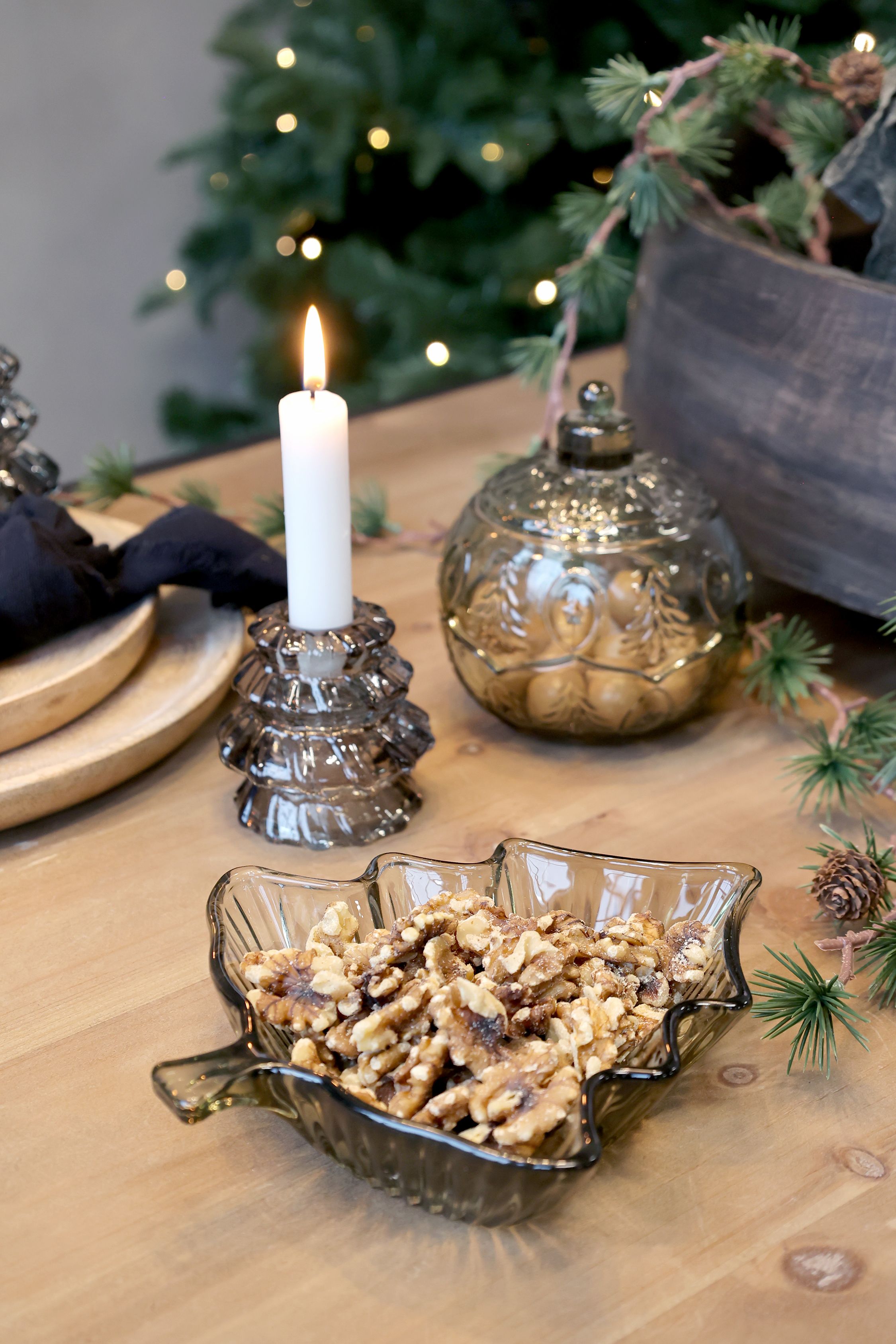 Tablett Weihnachtsbaum aus Glas, oliv, 19 cm lang