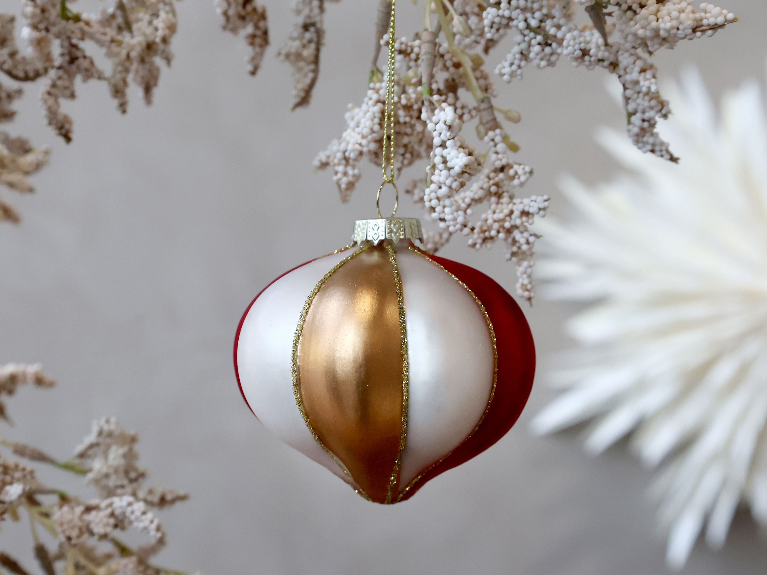 Weihnachtskugel aus Glas, 8 cm, antique cherry