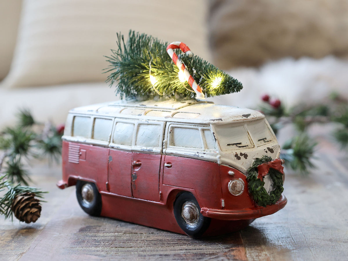 Vintage Bus mit LED-Weihnachtsbaum, Polyresin, 18 cm