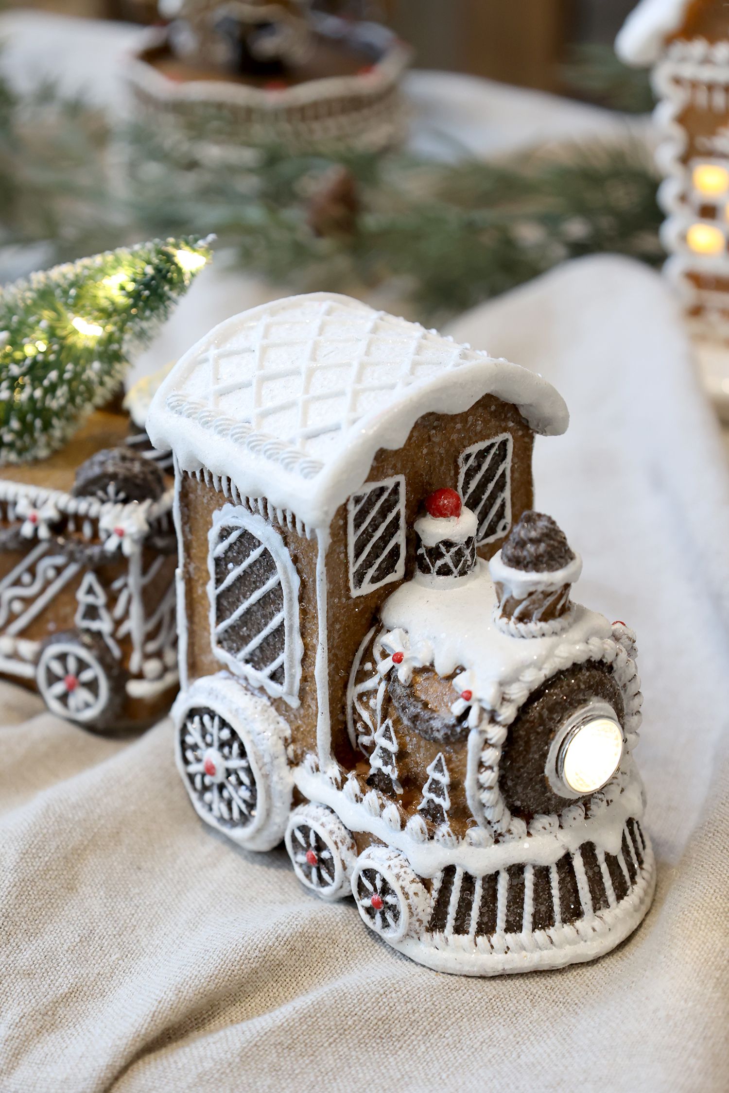 Noël Weihnachtszug mit LED, Polyresin, mokka