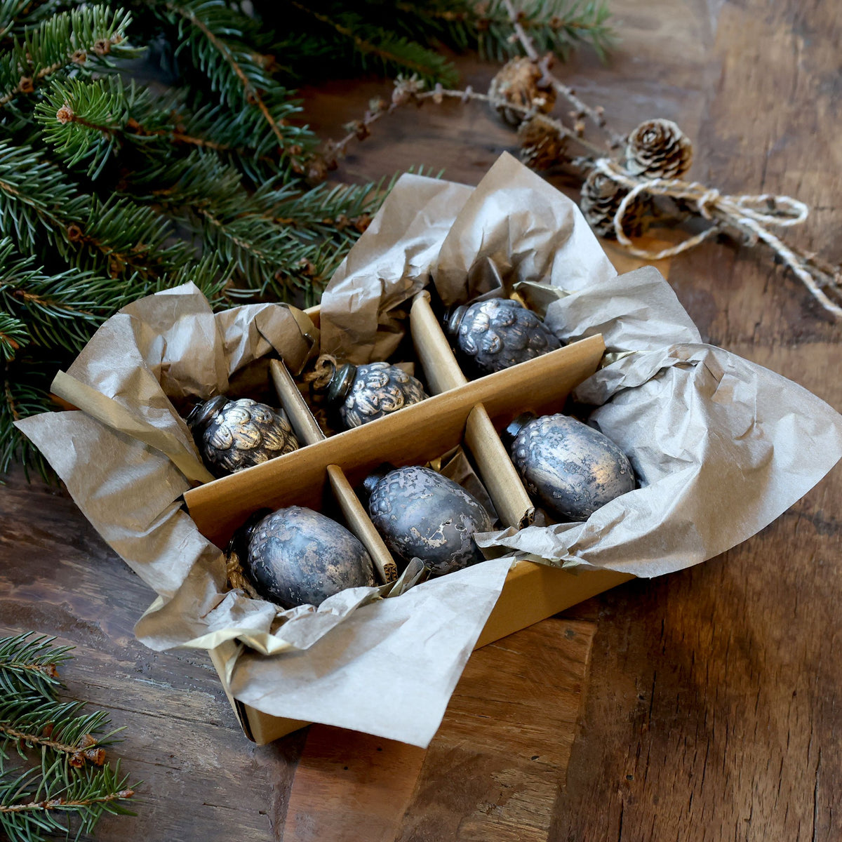 Weihnachtskugeln Set aus Glas und Messing, antique mokka