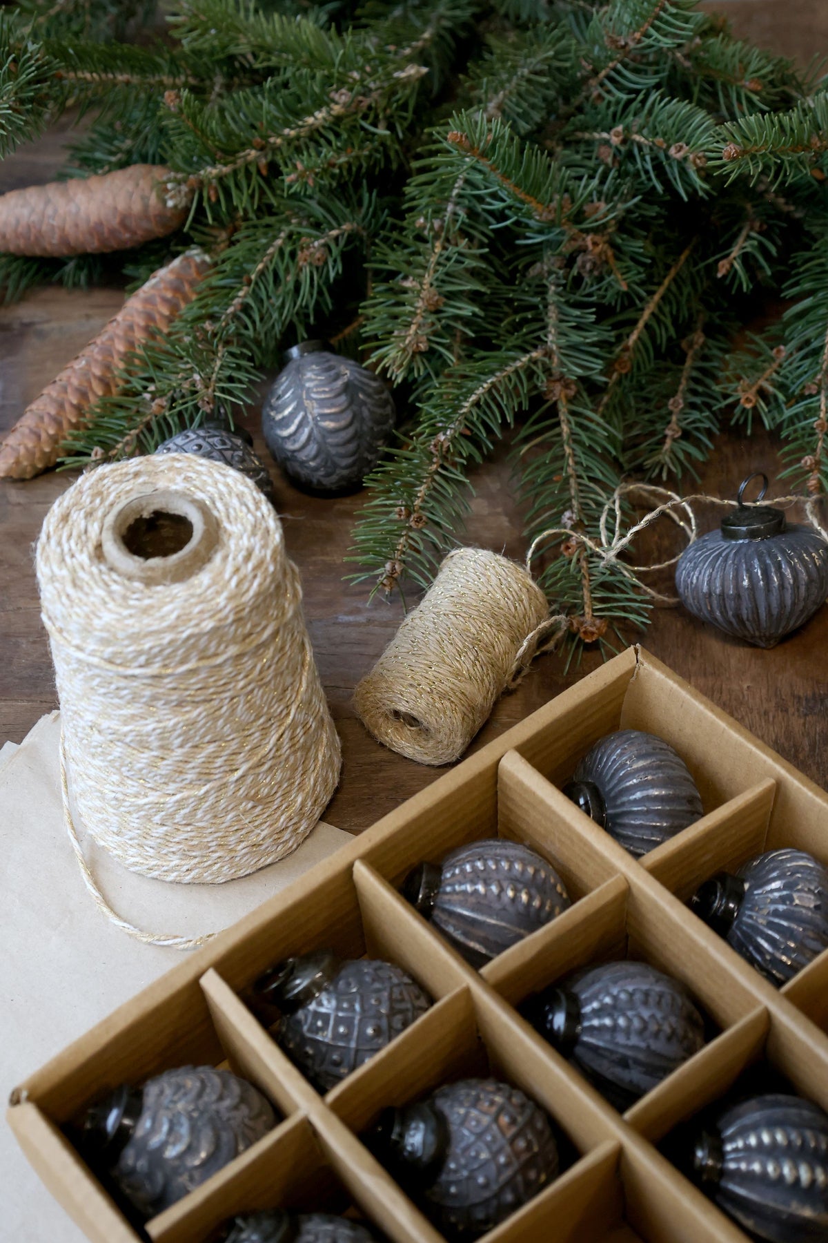 Weihnachtskugeln Set aus Glas, 12 Stück, antique mokka