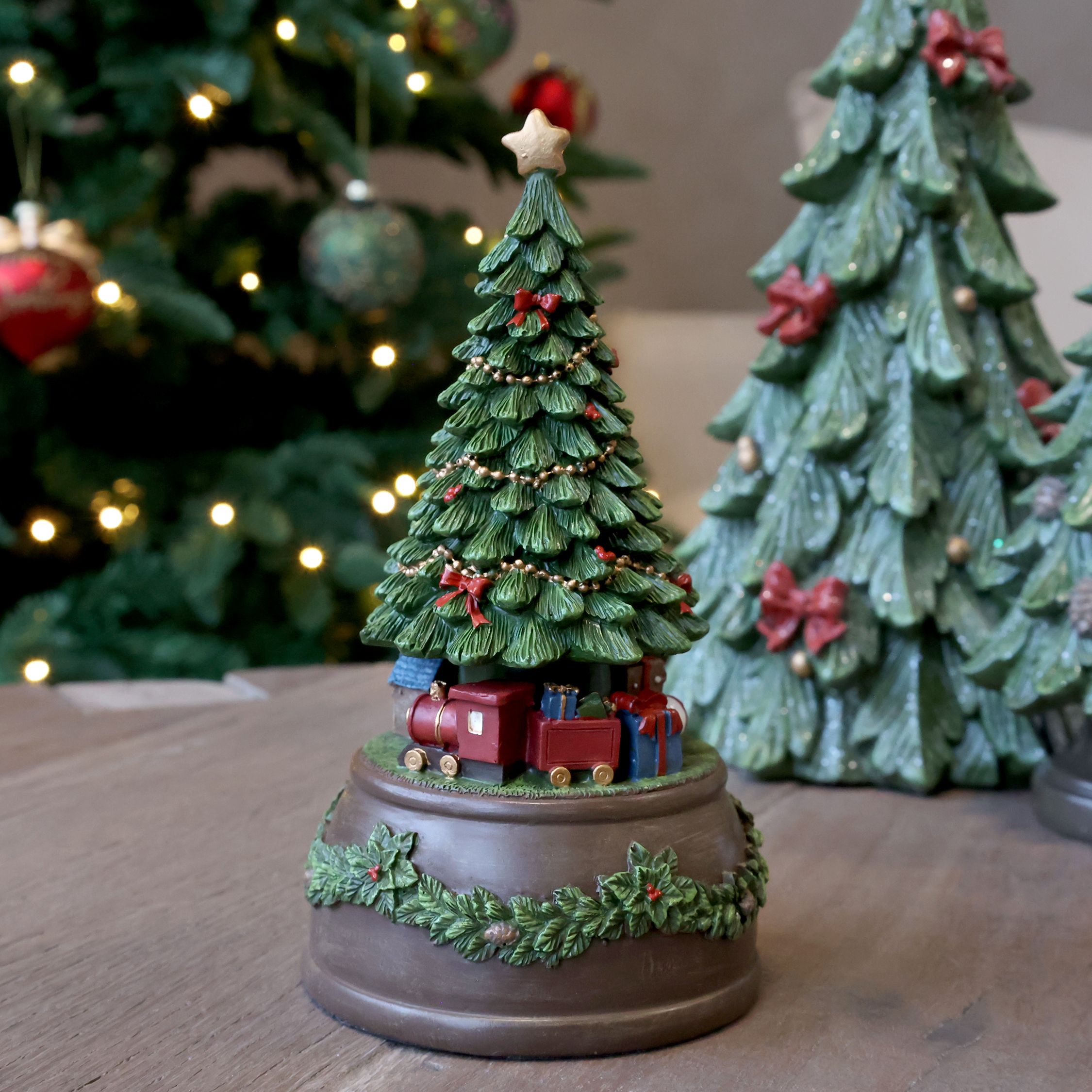 Noël Spieluhr mit Weihnachtsbaum, 19 cm hoch, mokka