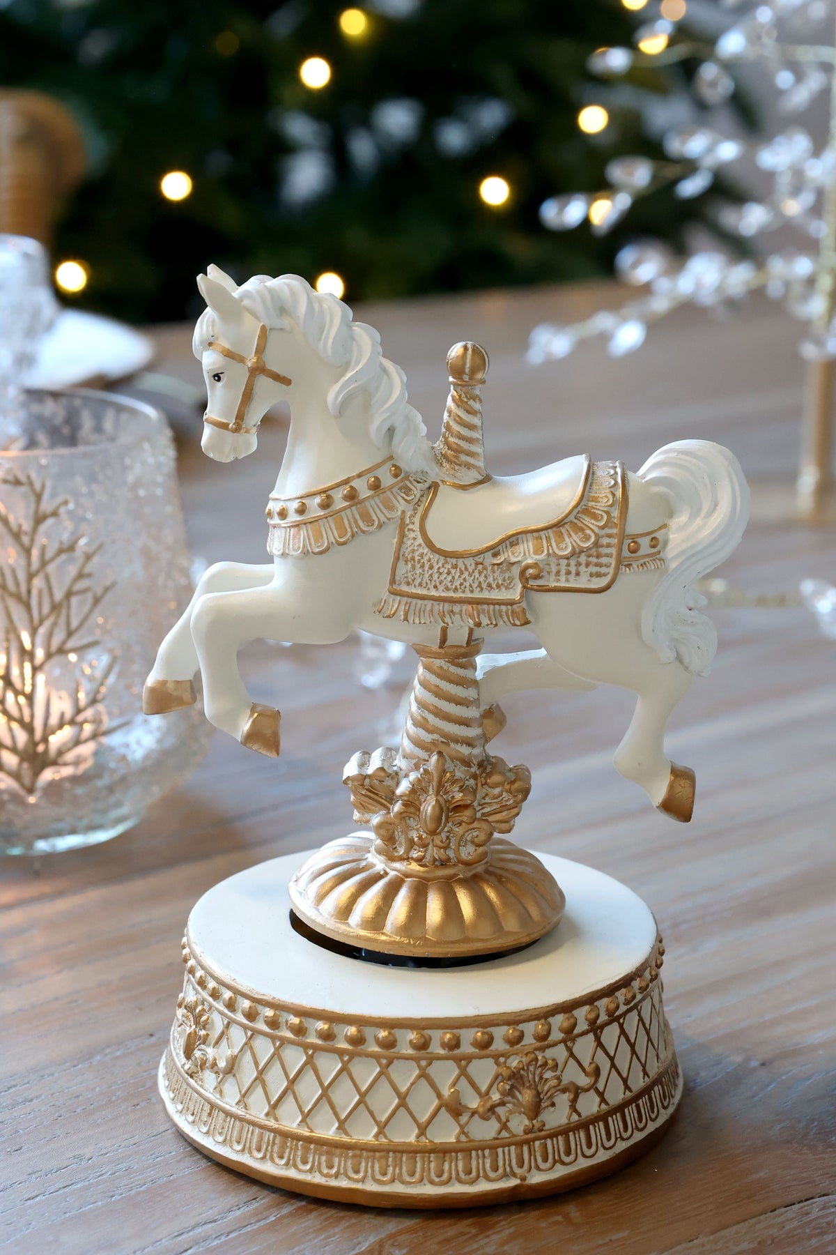 Noël Spieluhr mit Pferd, Polyresin, antique creme, 17,5 cm