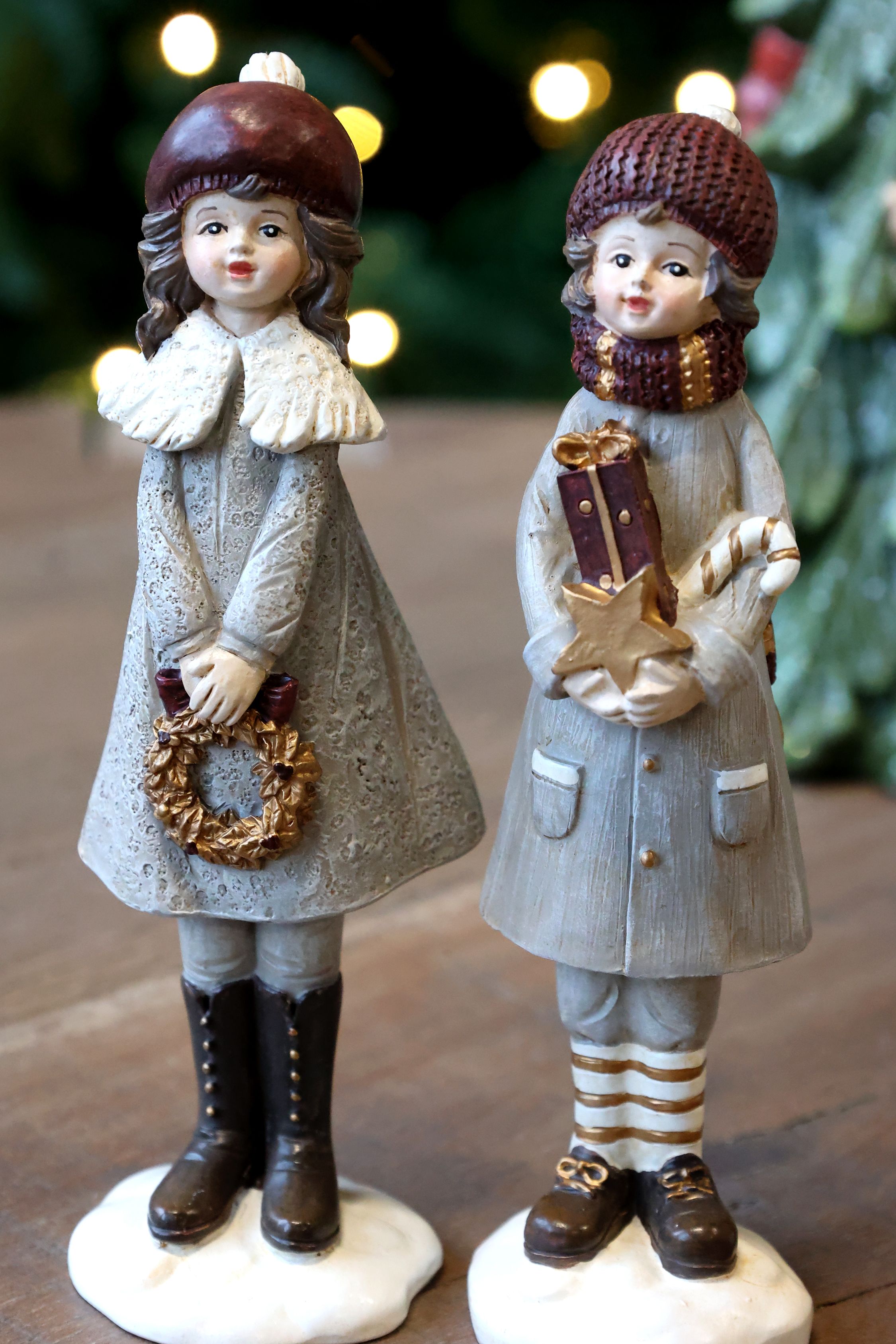 Noël Mädchen und Junge Figur aus Polyresin, 14,5 cm hoch