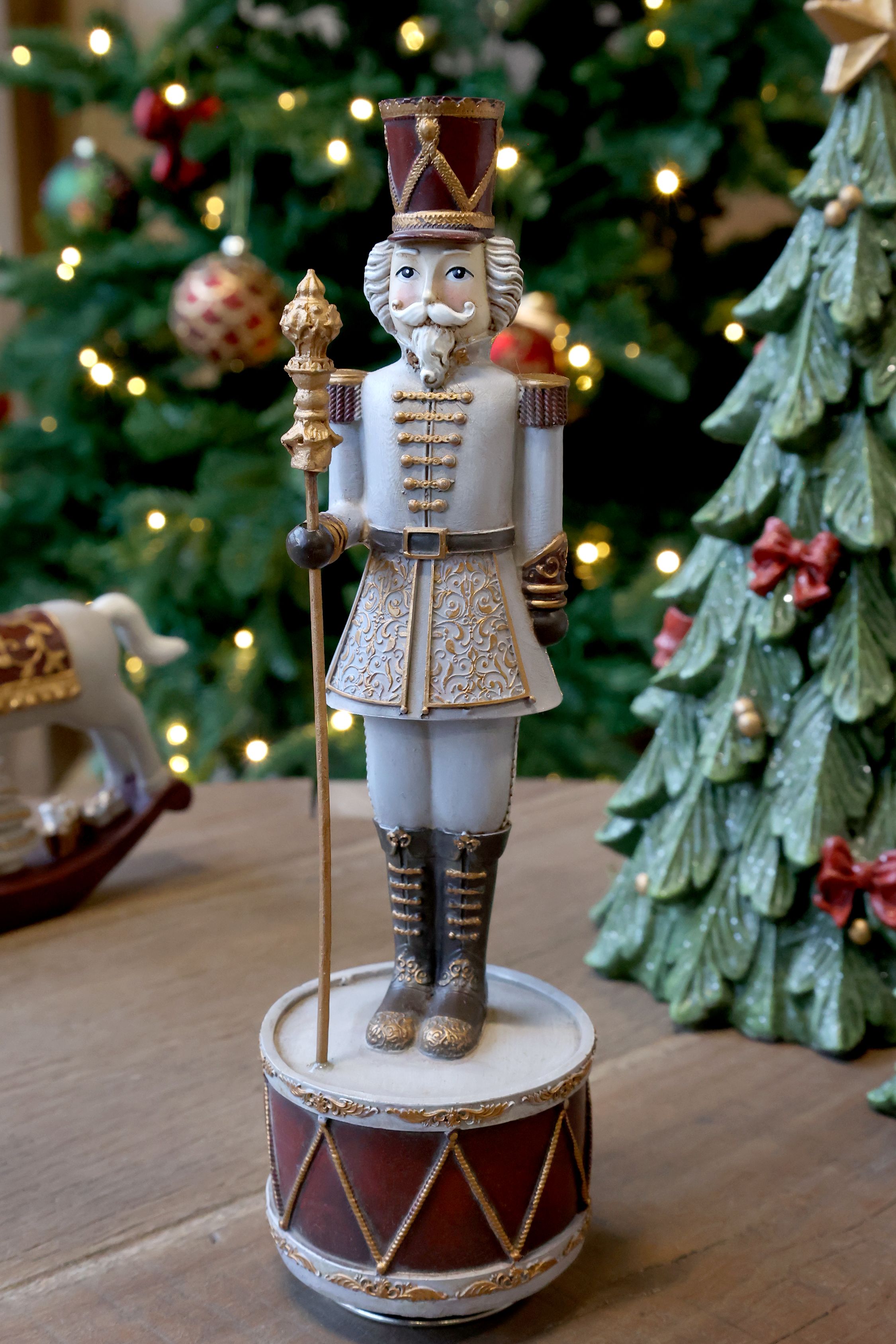 Noël Spieluhr mit Nussknacker, franz. grau, 28 cm