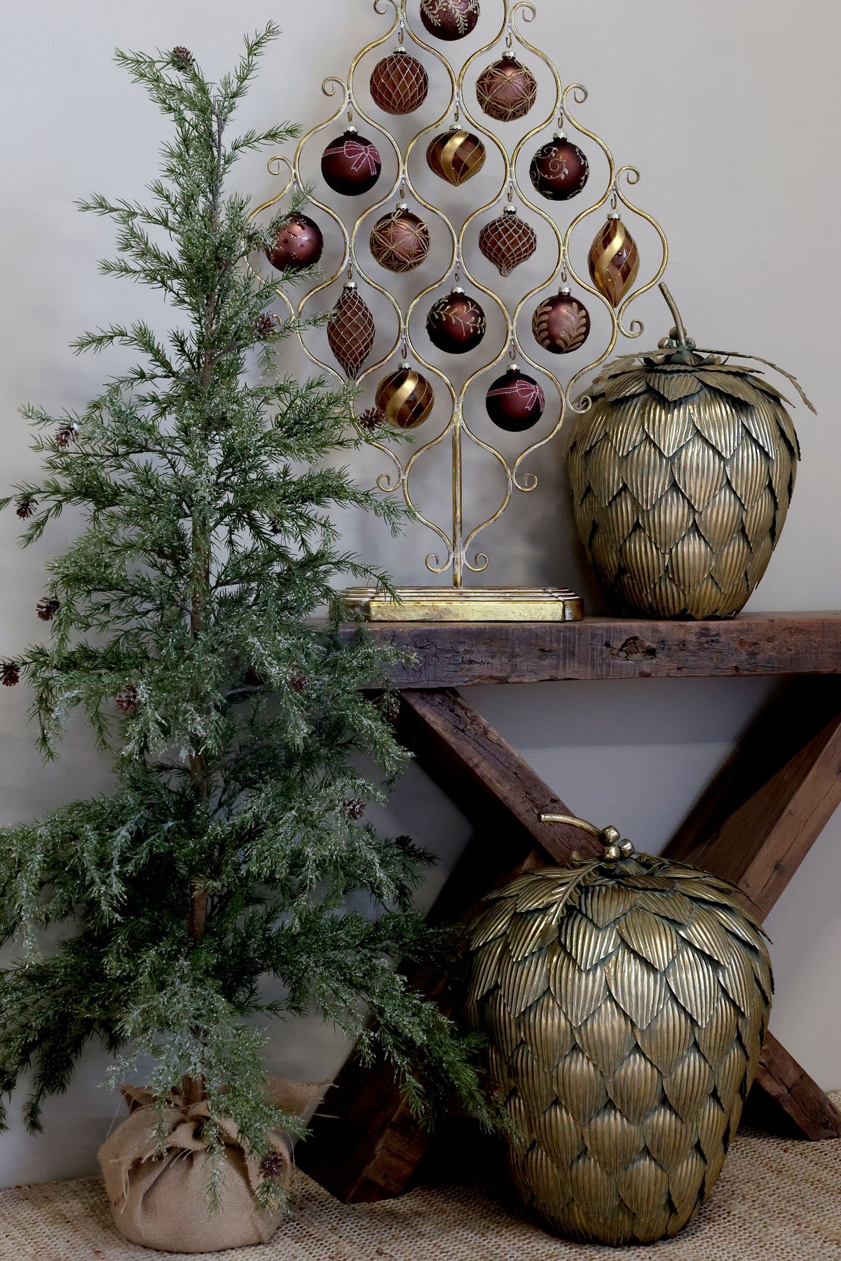 Adventskranz mit Zapfen aus Eisen, antik messing, 37 cm
