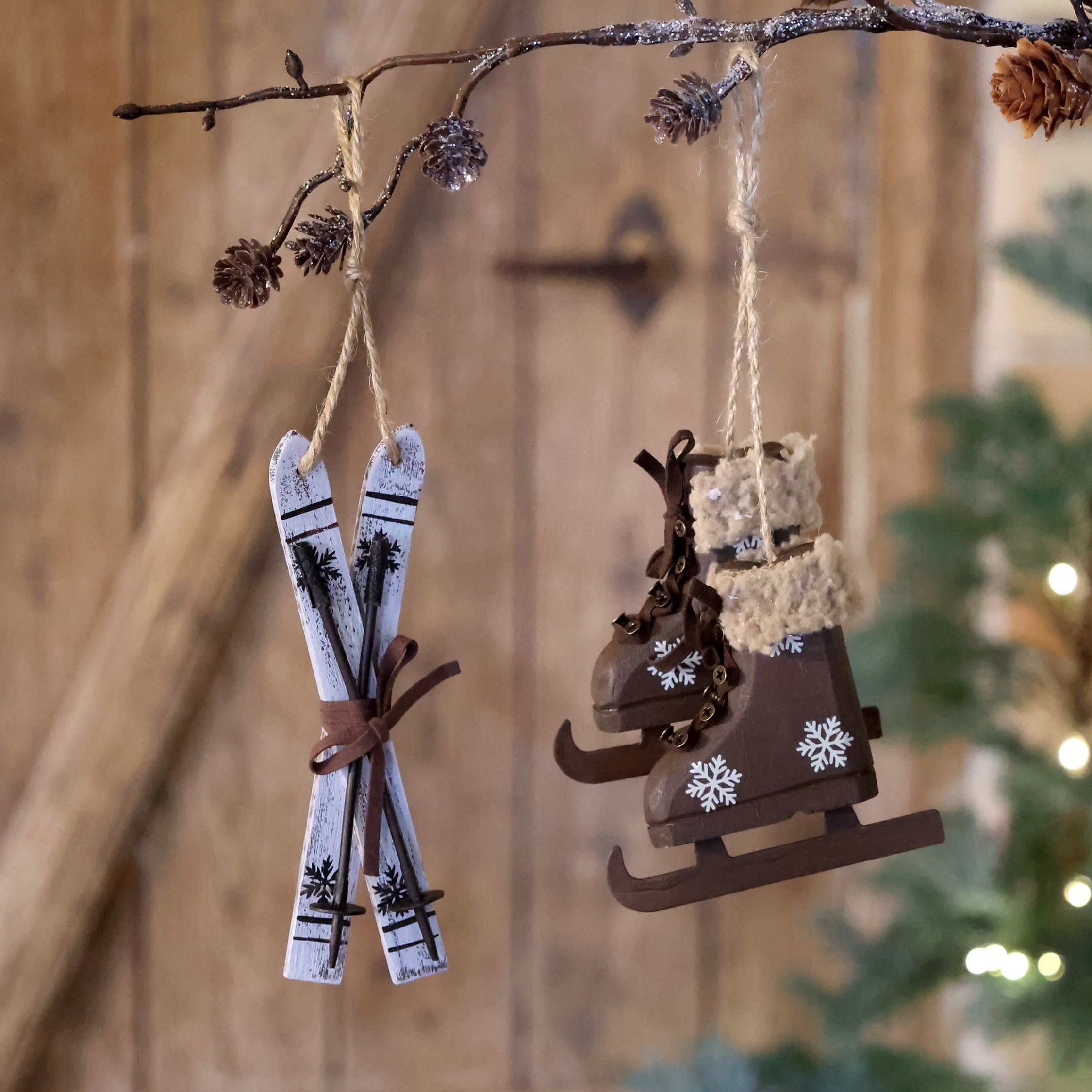 Vintage Schlittschuhe und Ski Set aus Holz, 2er Set