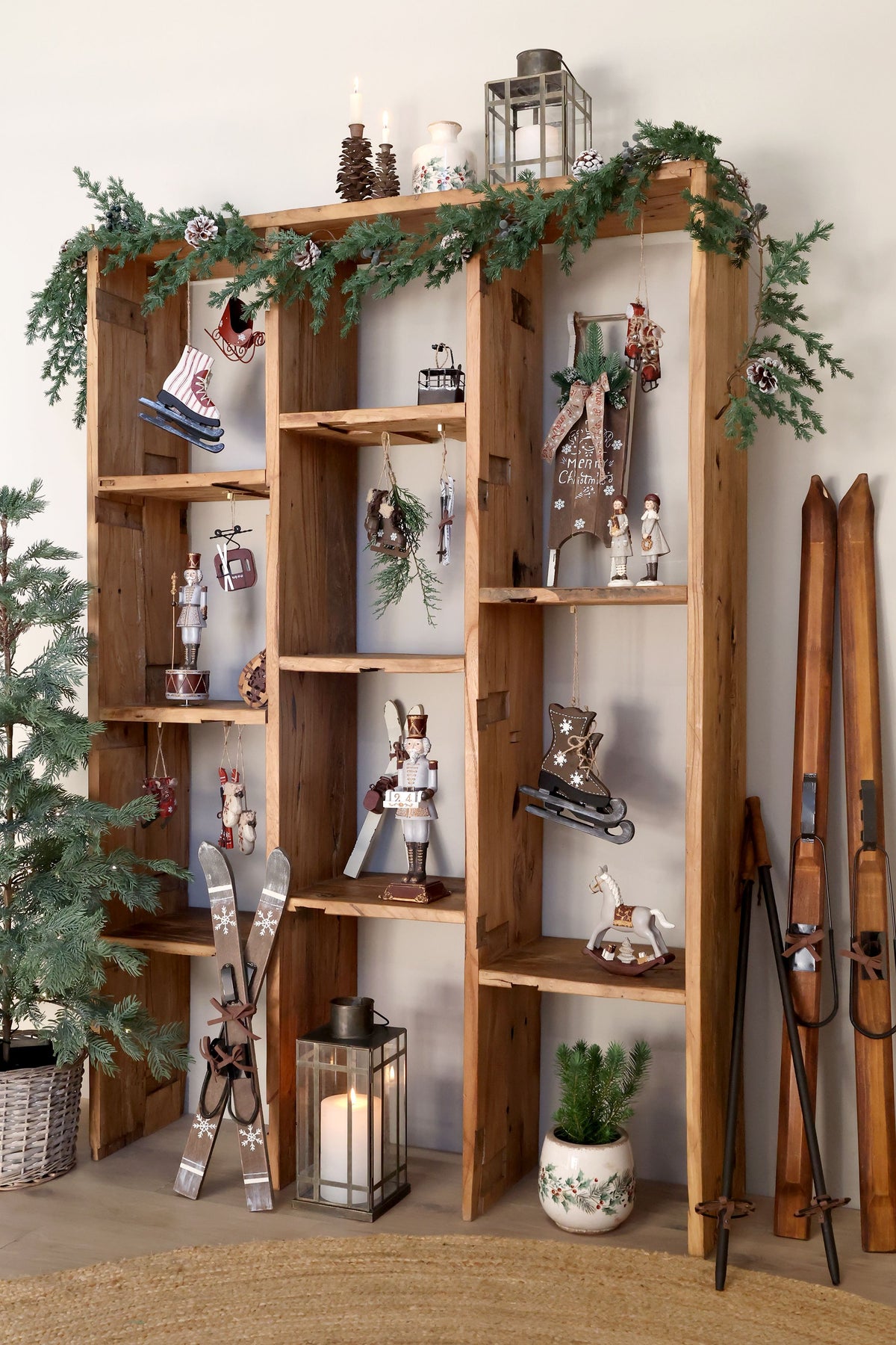 Vintage Skilift mit Schneeflocke – Deko aus Eisen